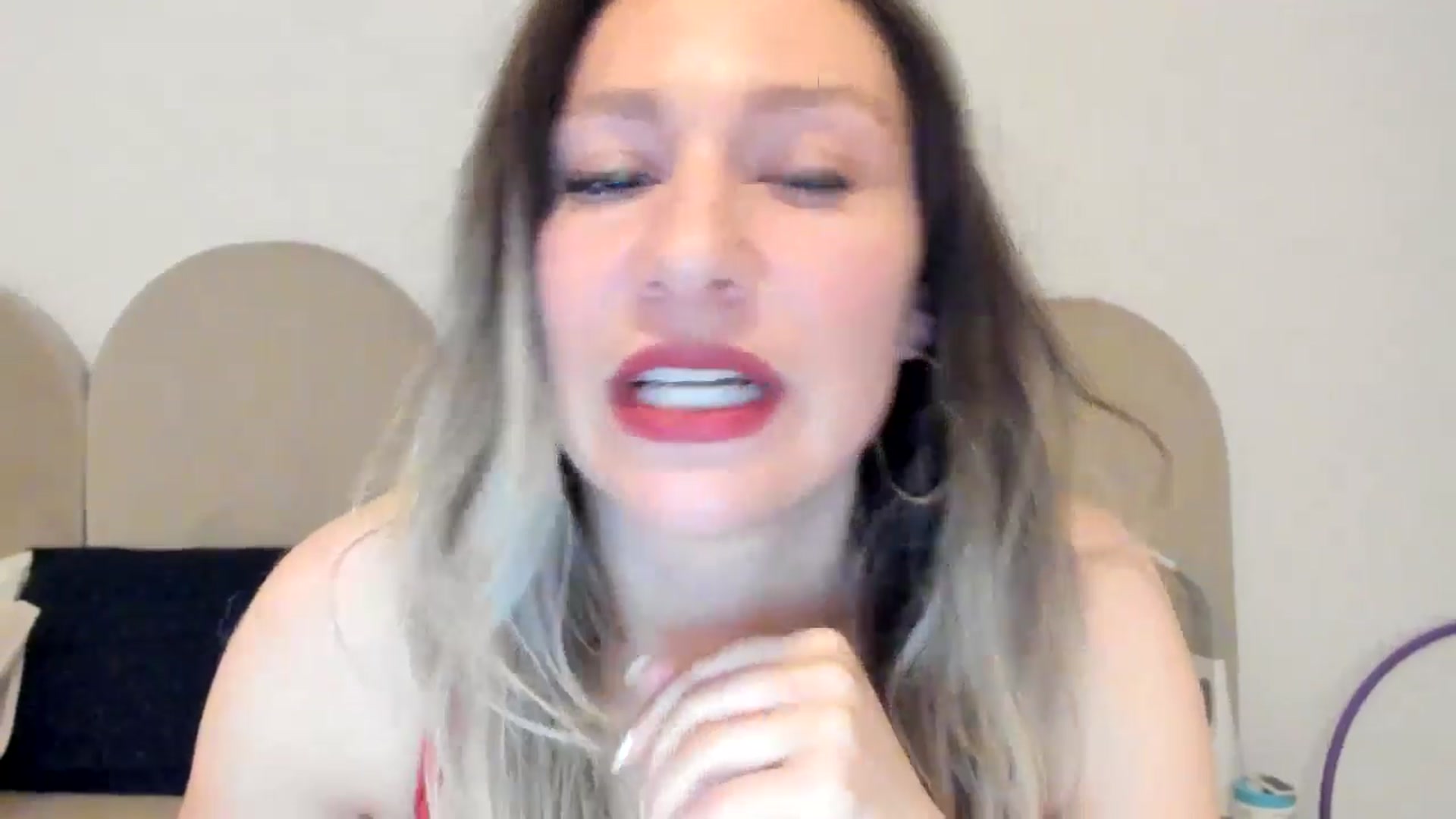 Gallery image thumbnail from ItsEvie's myfreecams stream on, 04/01/2025, 23:29 image 5 of 20