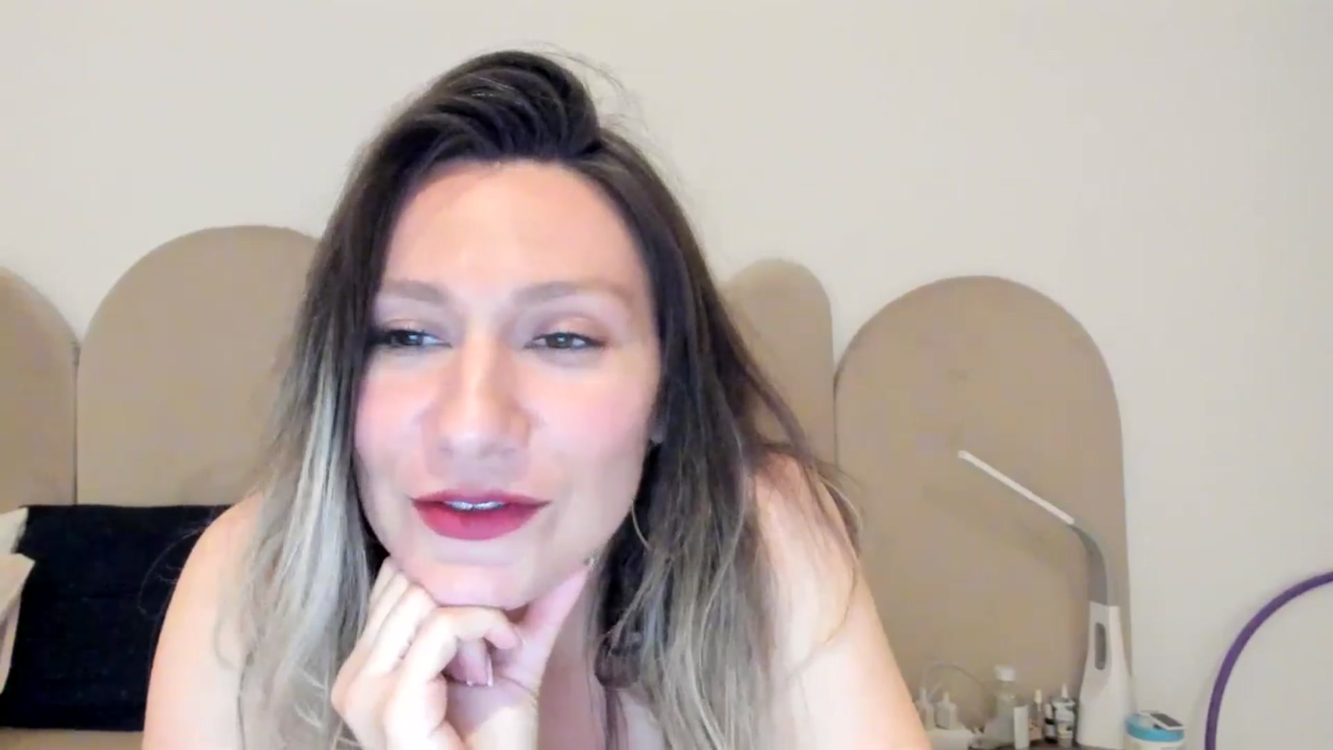 Gallery image thumbnail from ItsEvie's myfreecams stream on, 04/01/2025, 23:29 image 9 of 20