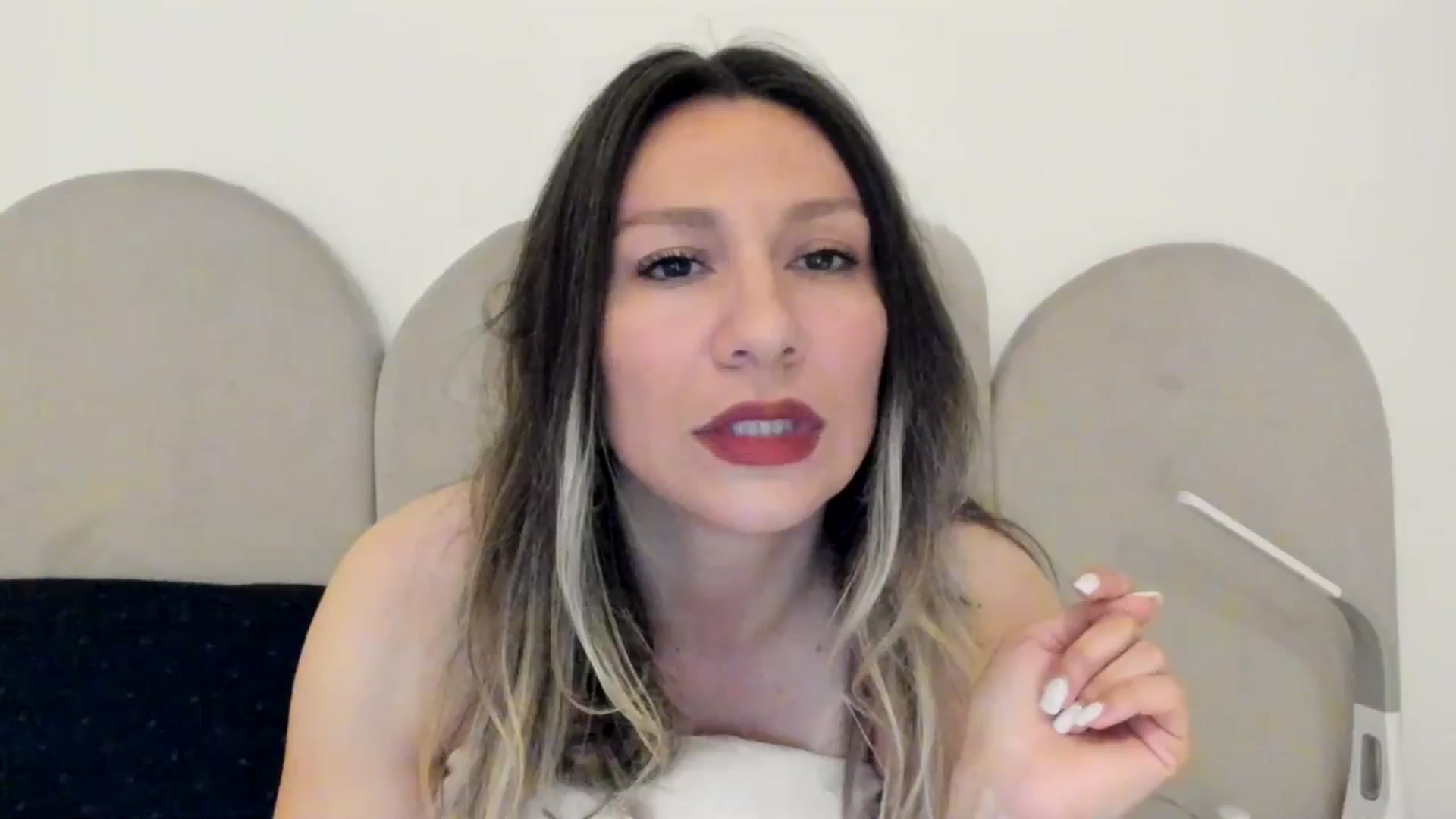 Gallery image thumbnail from ItsEvie's myfreecams stream on, 04/02/2025, 24:05 image 20 of 20