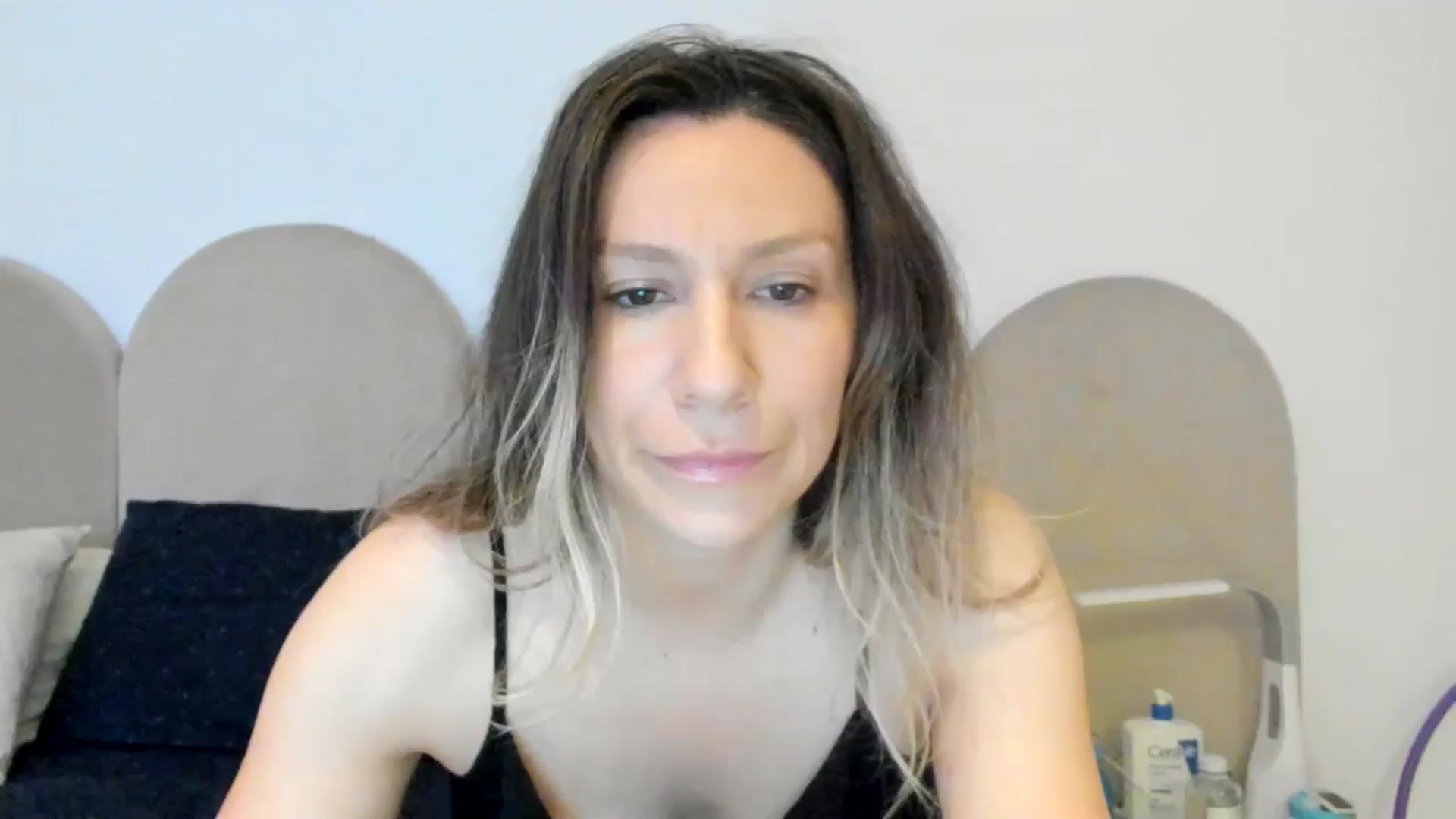 Gallery image thumbnail from ItsEvie's myfreecams stream on, 04/03/2025, 23:23 image 1 of 20