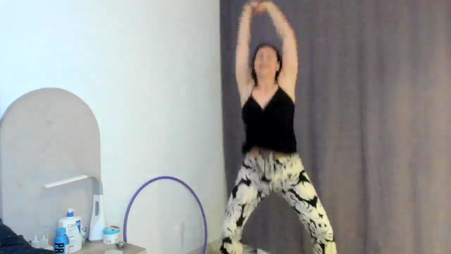 Gallery image thumbnail from ItsEvie's myfreecams stream on, 04/03/2025, 23:23 image 15 of 20
