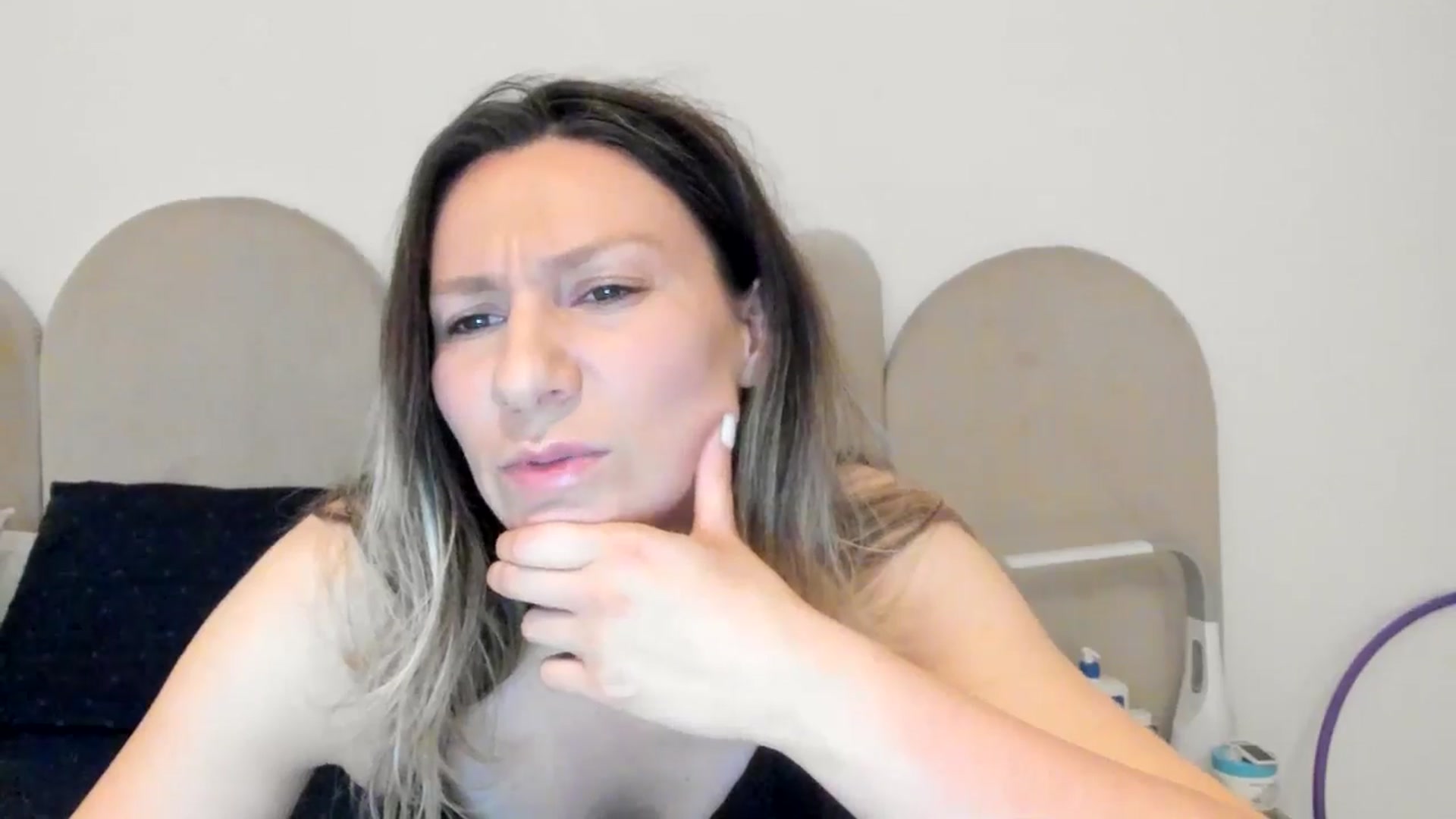 Gallery image thumbnail from ItsEvie's myfreecams stream on, 04/03/2025, 23:23 image 4 of 20