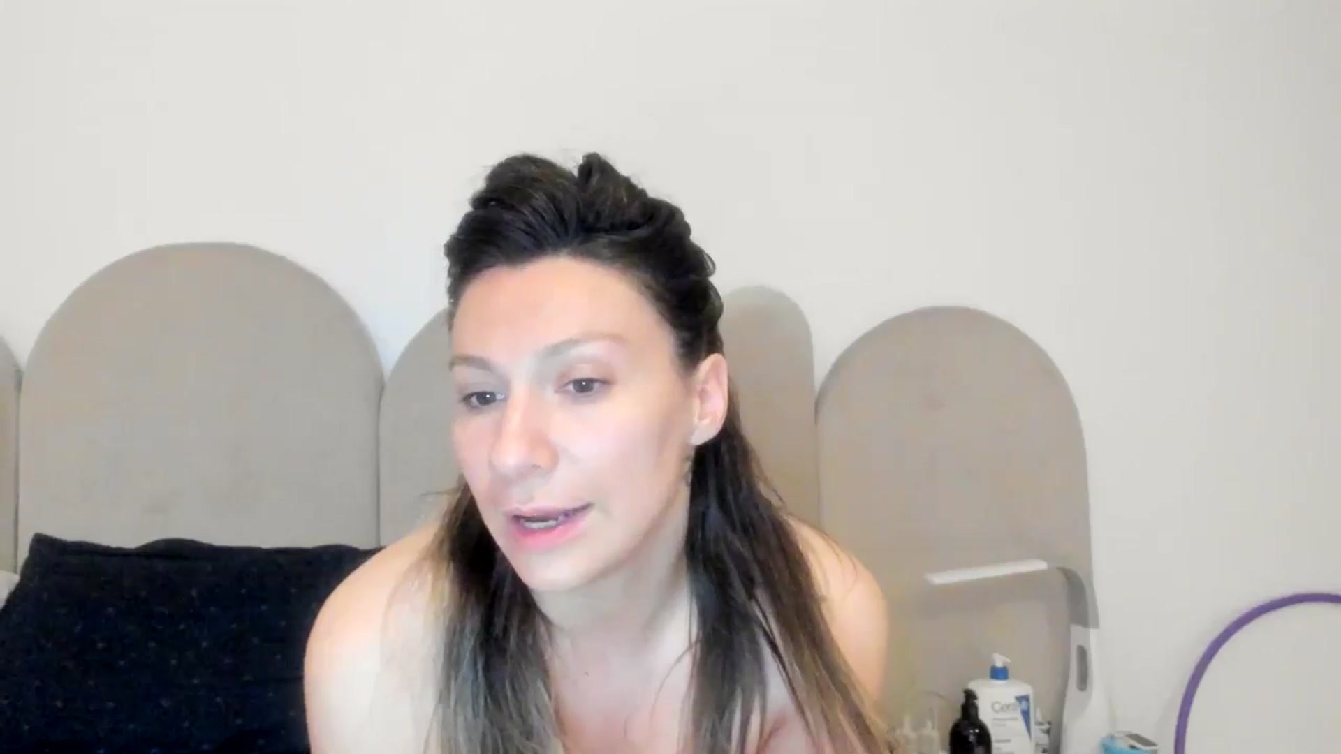 Gallery image thumbnail from ItsEvie's myfreecams stream on, 04/04/2025, 24:40 image 19 of 20