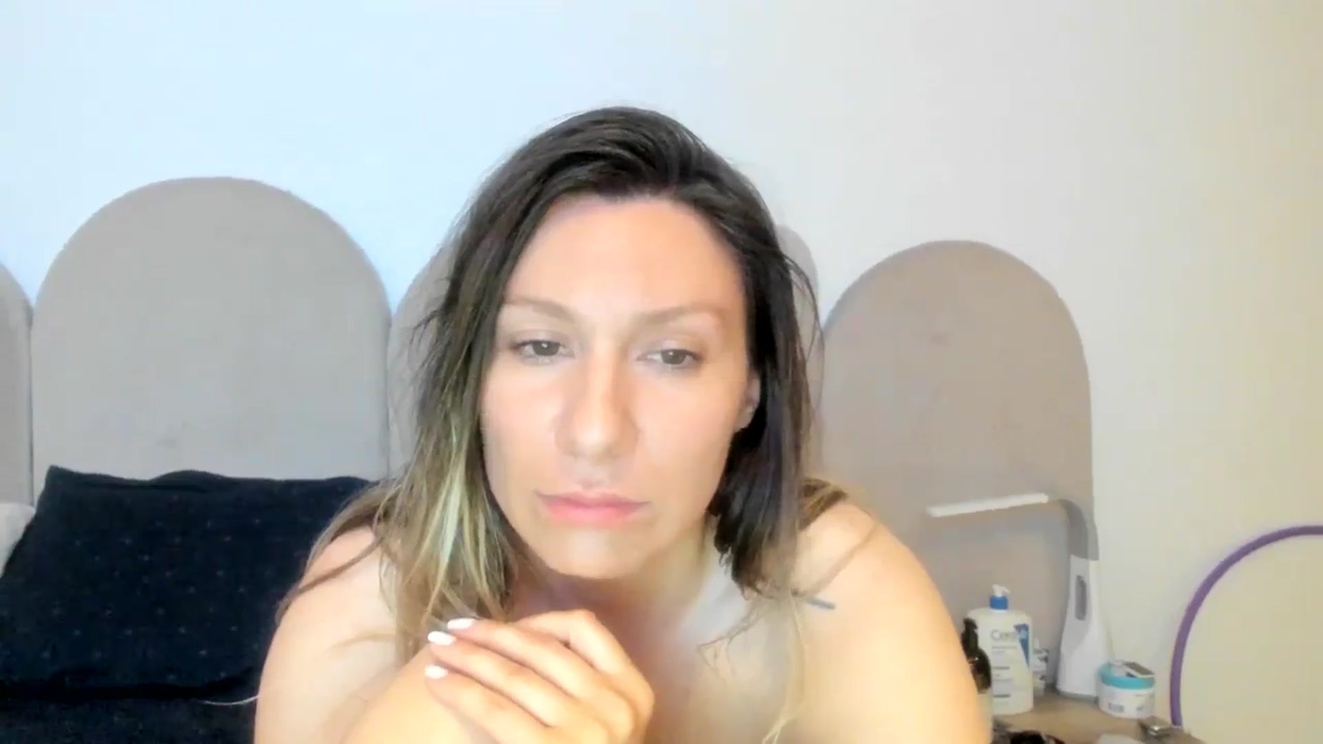 Gallery image thumbnail from ItsEvie's myfreecams stream on, 04/04/2025, 24:40 image 11 of 20