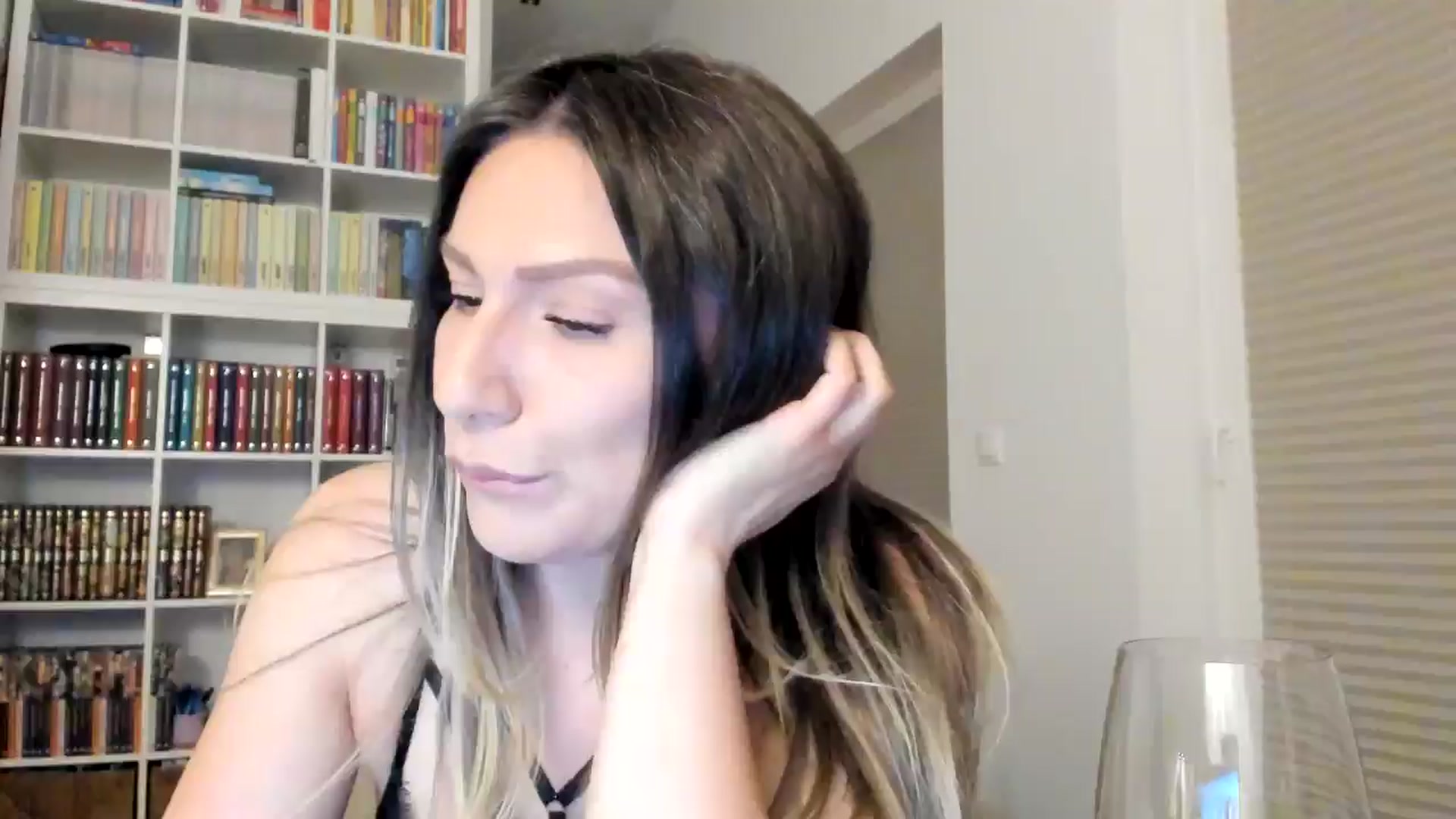 Gallery image thumbnail from ItsEvie's myfreecams stream on, 04/04/2025, 23:25 image 20 of 20