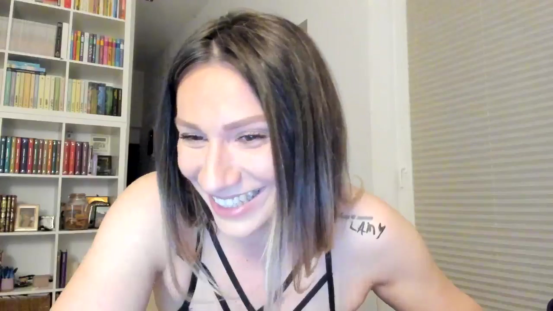 Gallery image thumbnail from ItsEvie's myfreecams stream on, 04/05/2025, 01:01 image 13 of 20