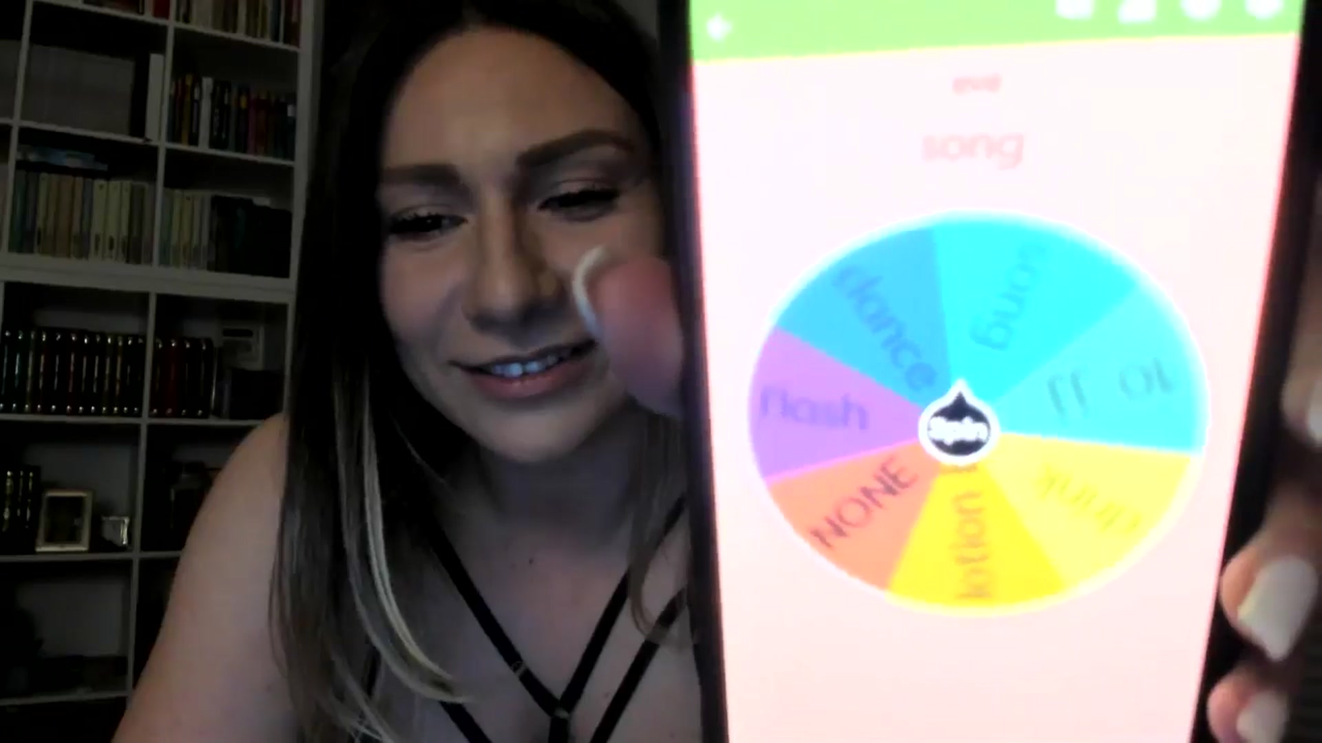 Gallery image thumbnail from ItsEvie's myfreecams stream on, 04/05/2025, 01:01 image 10 of 20