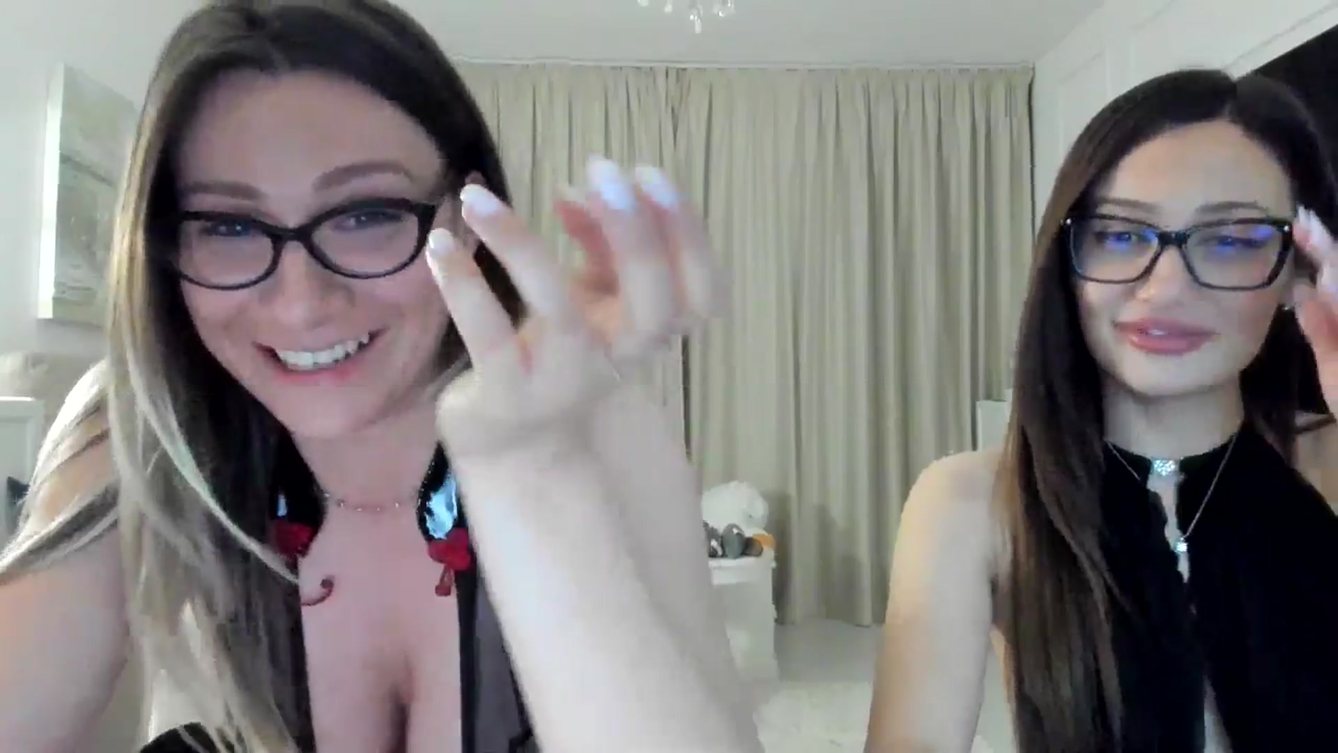 Gallery image thumbnail from ItsEvie's myfreecams stream on, 04/12/2025, 21:04 image 8 of 20