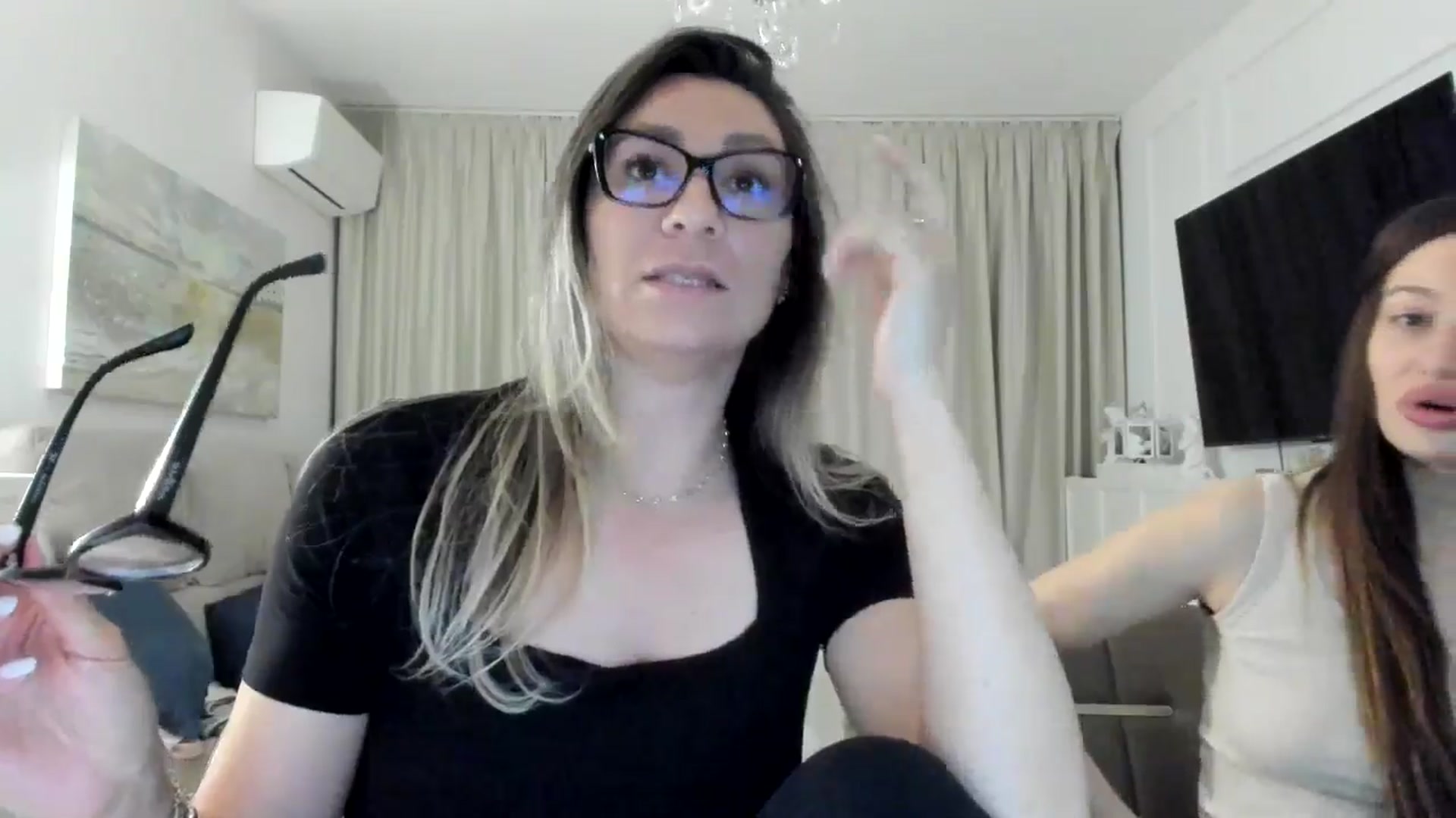 Gallery image thumbnail from ItsEvie's myfreecams stream on, 04/12/2025, 21:04 image 2 of 20