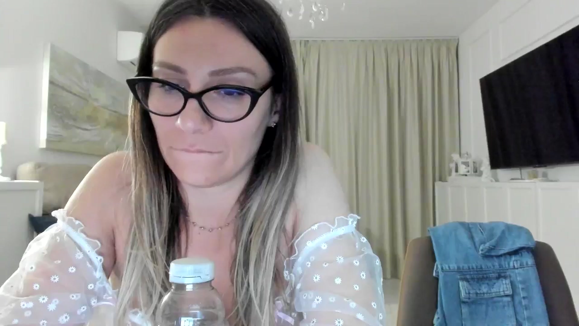 Gallery image thumbnail from ItsEvie's myfreecams stream on, 04/12/2025, 22:00 image 17 of 20