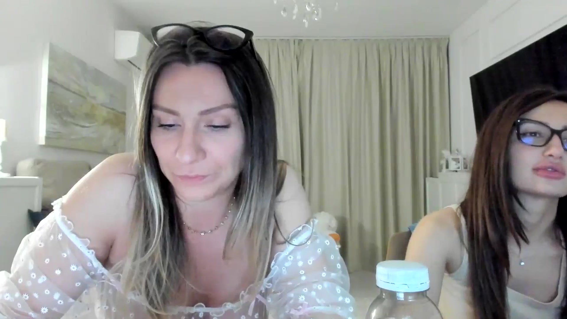 Gallery image thumbnail from ItsEvie's myfreecams stream on, 04/12/2025, 22:48 image 17 of 20
