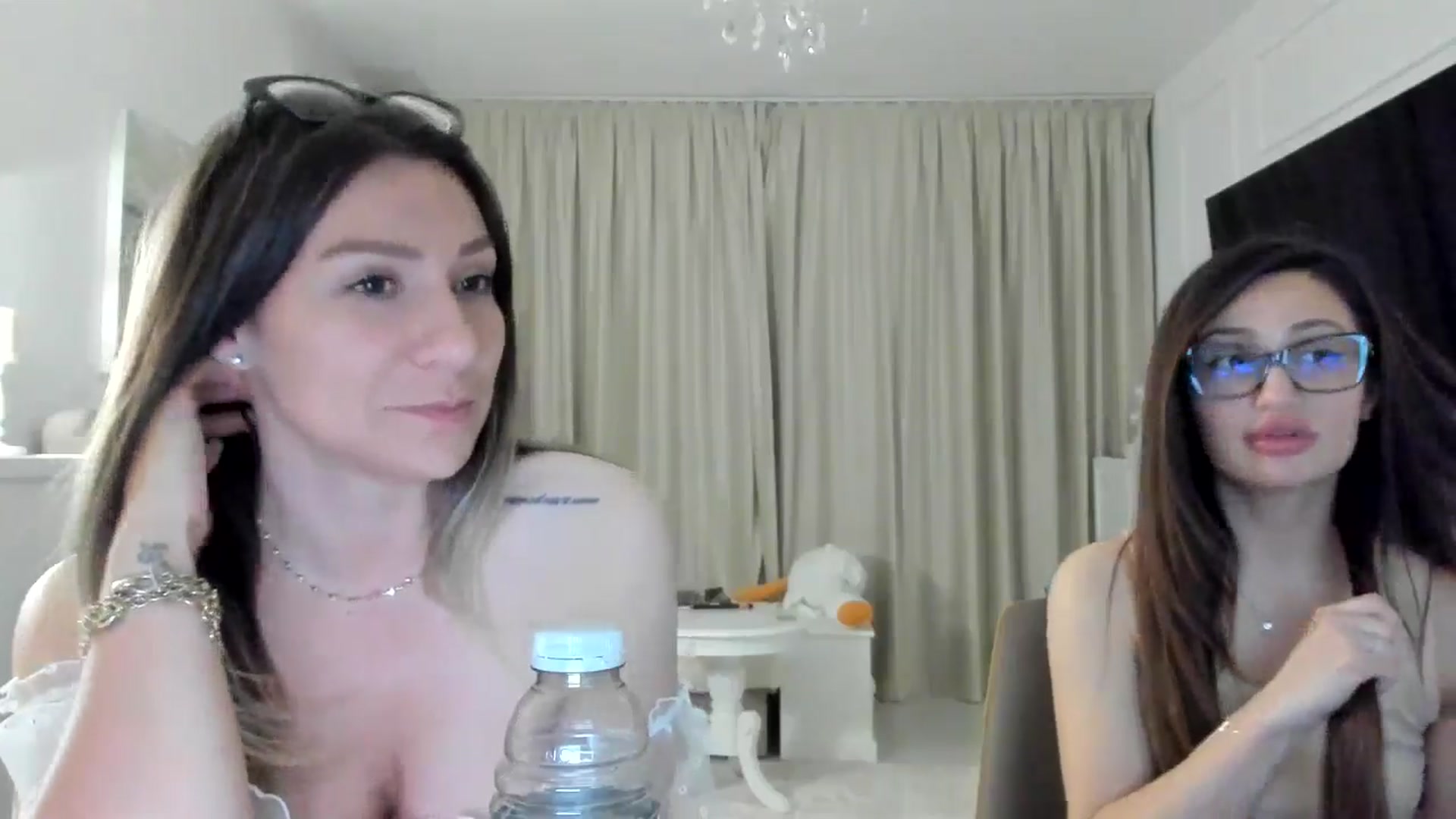 Gallery image thumbnail from ItsEvie's myfreecams stream on, 04/12/2025, 22:48 image 15 of 20