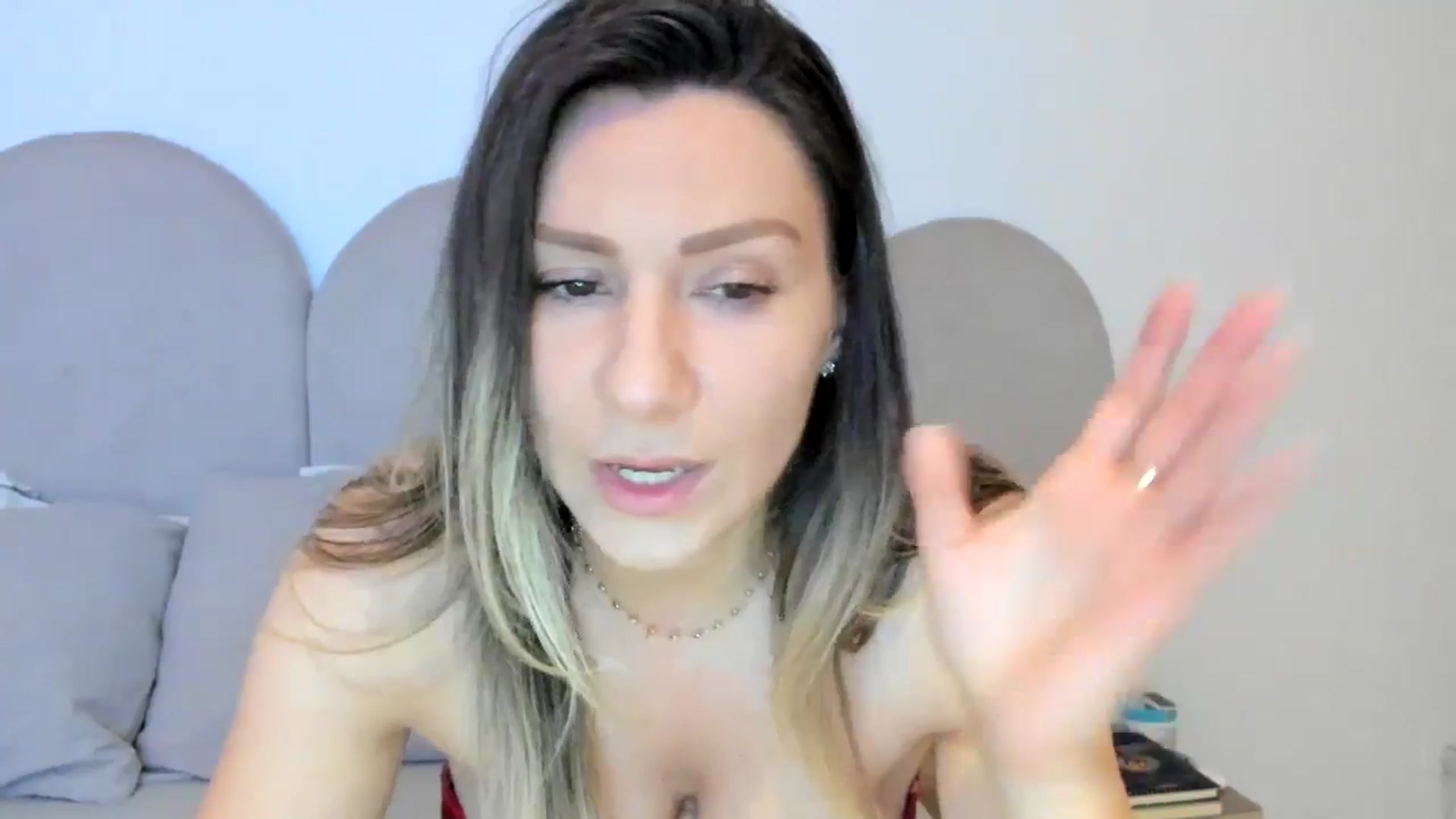 Gallery image thumbnail from ItsEvie's myfreecams stream on, 04/14/2025, 23:33 image 5 of 20