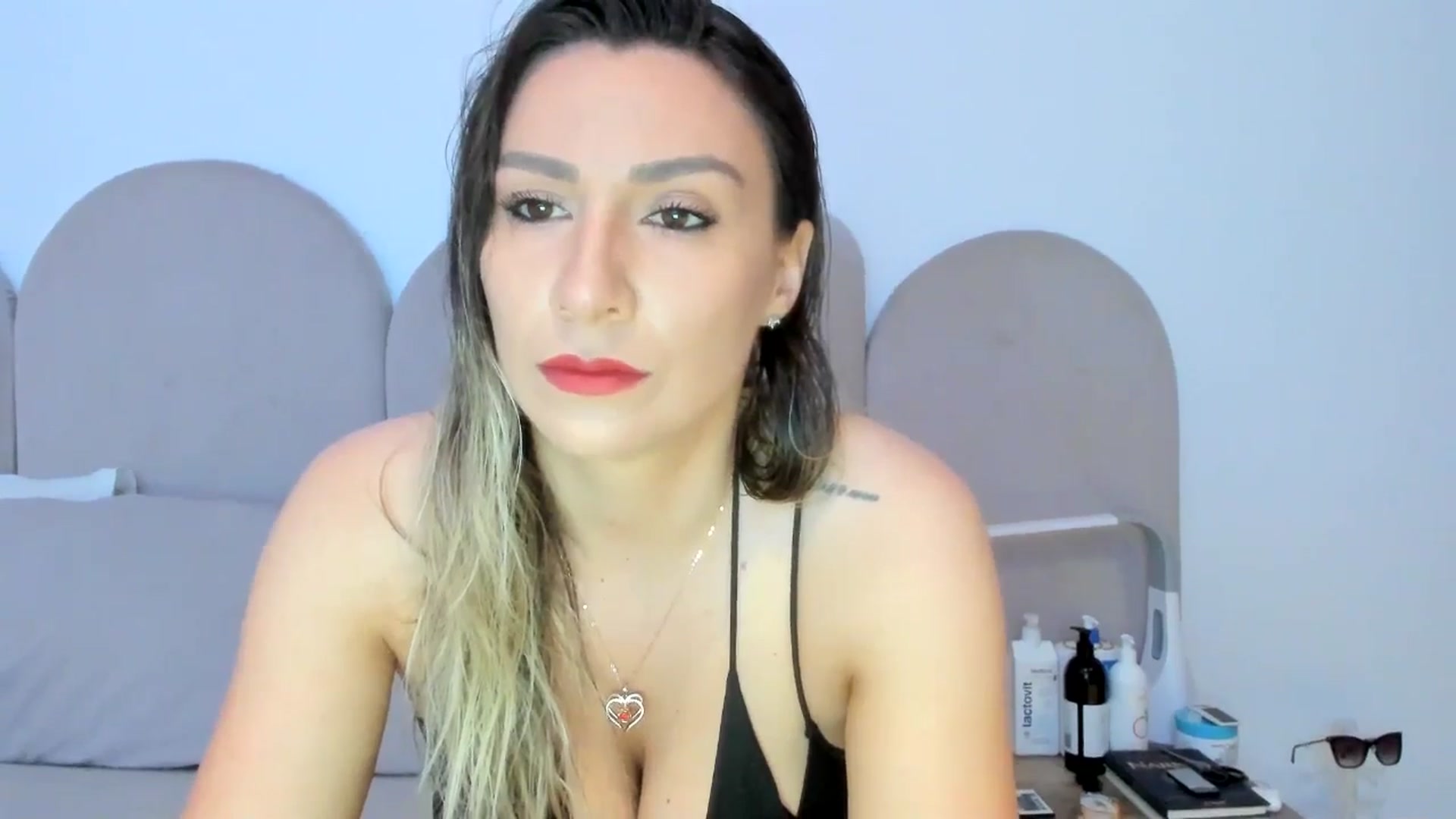 Gallery image thumbnail from ItsEvie's myfreecams stream on, 04/17/2025, 22:02 image 10 of 20
