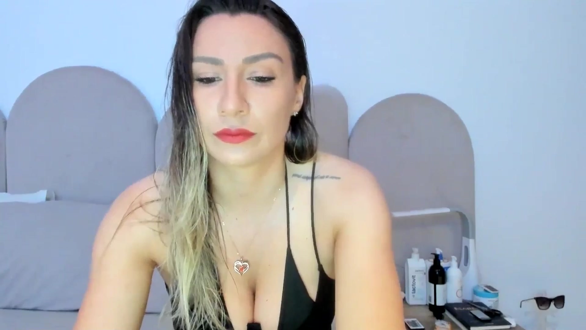 Gallery image thumbnail from ItsEvie's myfreecams stream on, 04/17/2025, 22:02 image 8 of 20