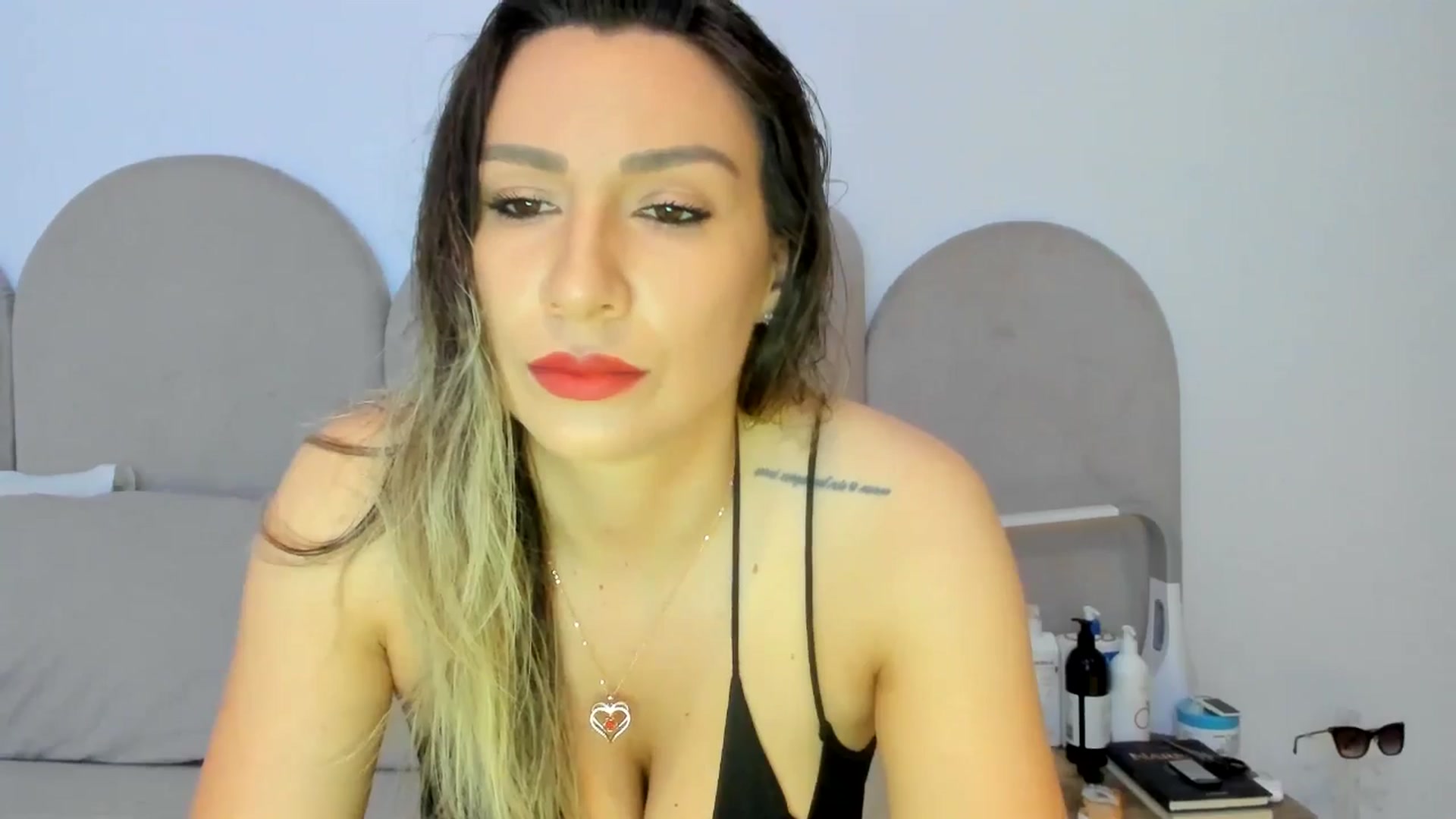 Gallery image thumbnail from ItsEvie's myfreecams stream on, 04/17/2025, 22:02 image 17 of 20