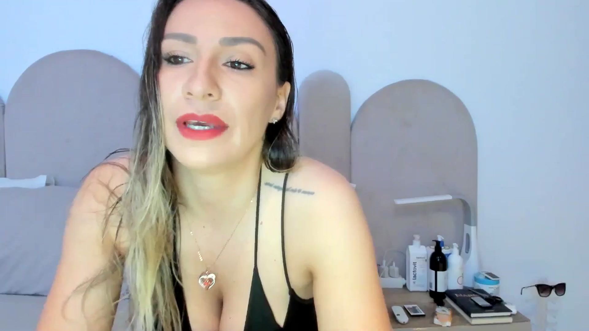 Gallery image thumbnail from ItsEvie's myfreecams stream on, 04/17/2025, 22:02 image 7 of 20