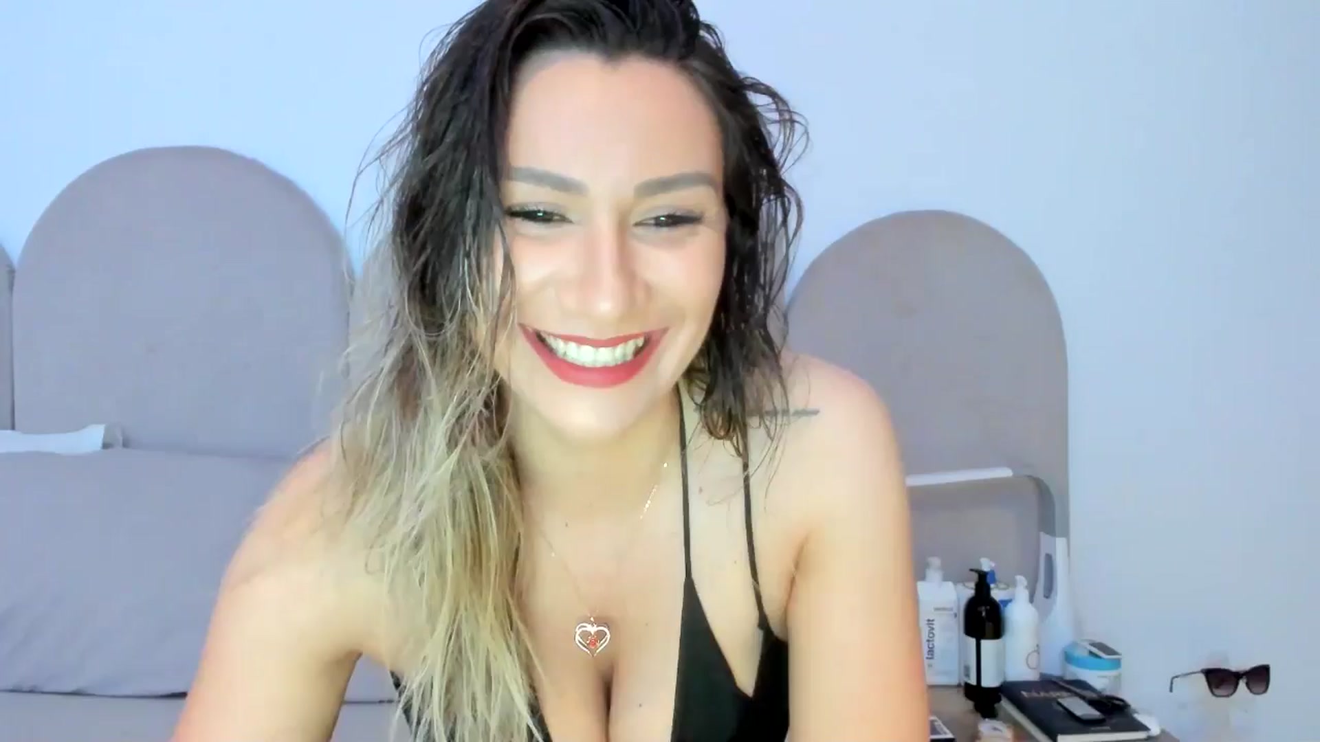Gallery image thumbnail from ItsEvie's myfreecams stream on, 04/17/2025, 22:02 image 12 of 20