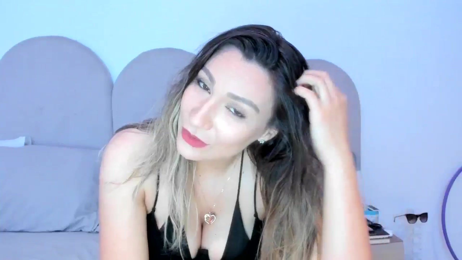 Gallery image thumbnail from ItsEvie's myfreecams stream on, 04/18/2025, 24:05 image 6 of 20