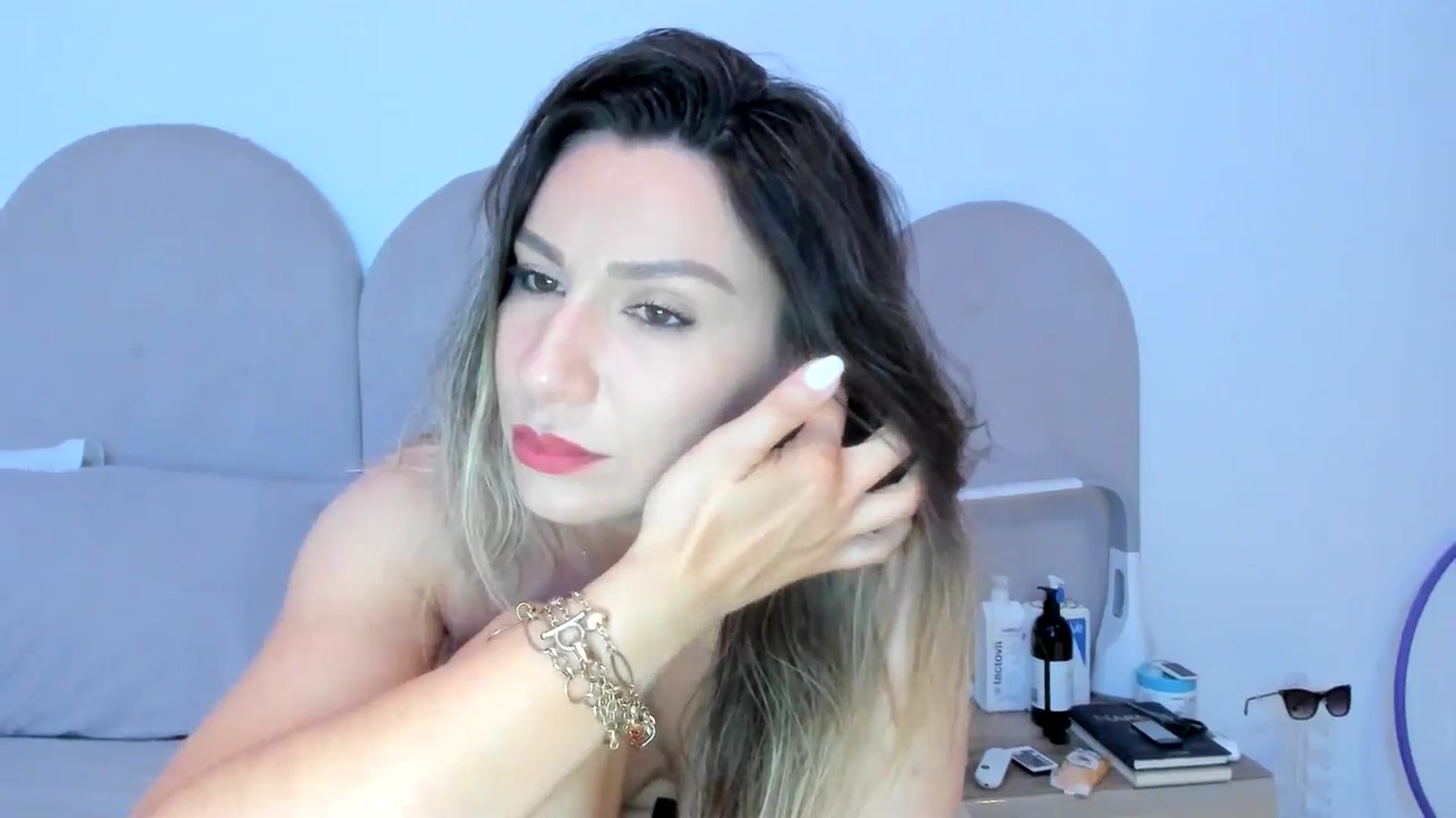 Gallery image thumbnail from ItsEvie's myfreecams stream on, 04/18/2025, 24:05 image 16 of 20