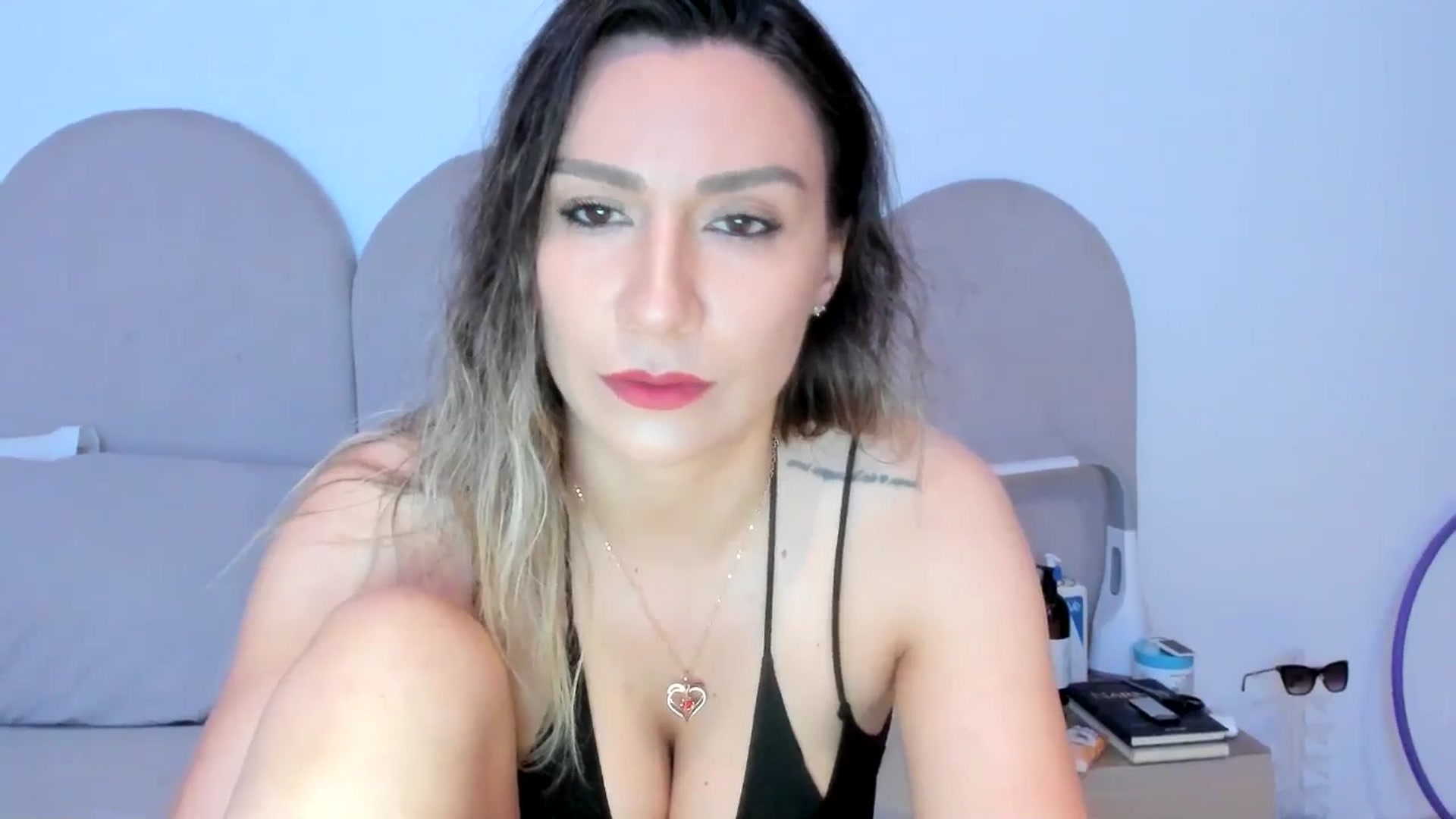 Gallery image thumbnail from ItsEvie's myfreecams stream on, 04/18/2025, 24:05 image 5 of 20