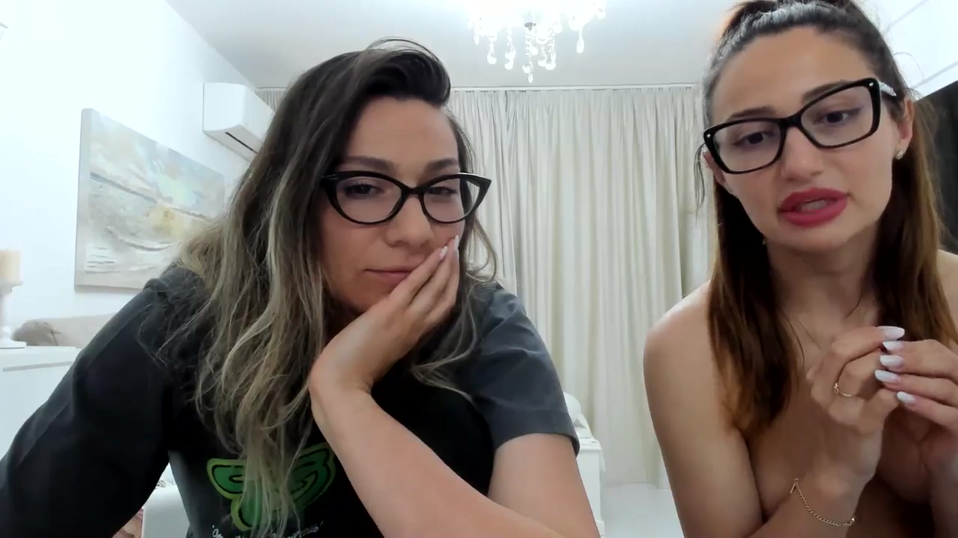 Gallery image thumbnail from ItsEvie's myfreecams stream on, 04/25/2025, 16:05 image 17 of 20