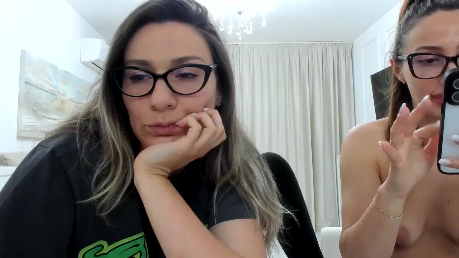 Gallery image thumbnail from ItsEvie's myfreecams stream on, 04/25/2025, 16:05 image 13 of 20