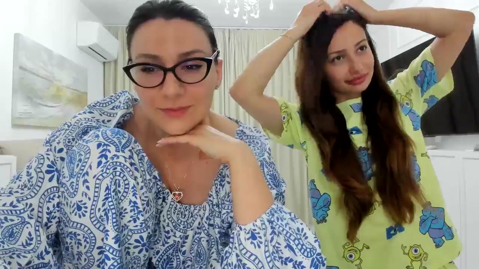 Gallery image thumbnail from ItsEvie's myfreecams stream on, 04/27/2025, 24:03 image 15 of 20