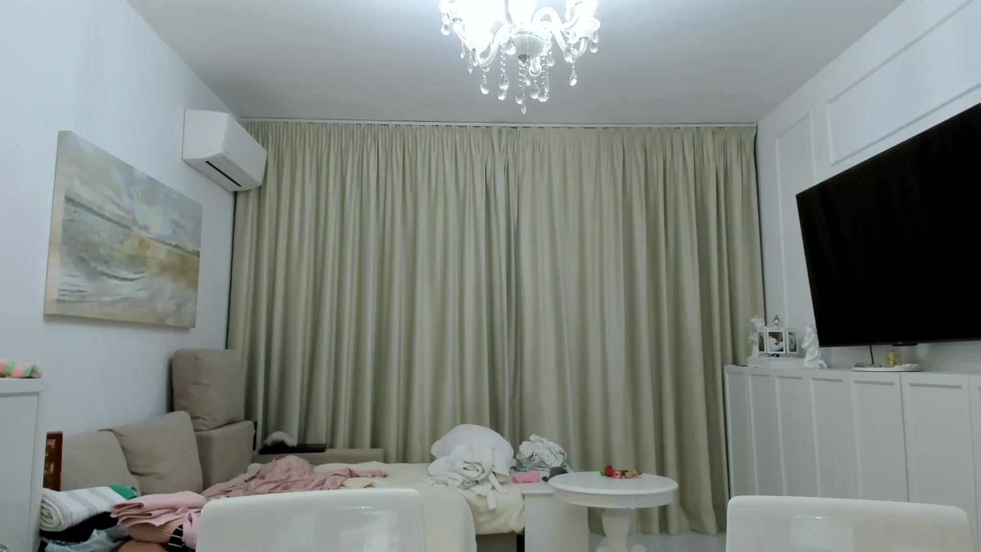 Gallery image thumbnail from ItsEvie's myfreecams stream on, 04/27/2025, 22:30 image 19 of 20