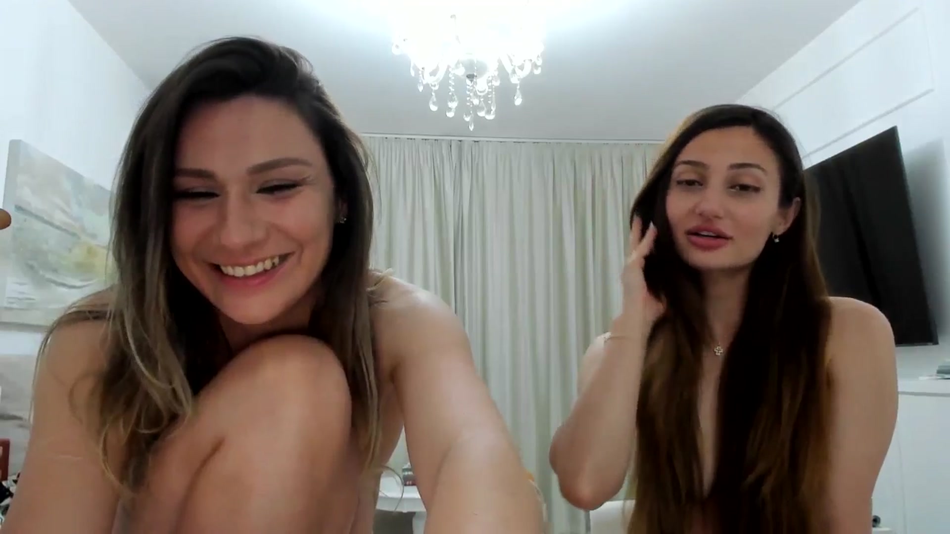 Gallery image thumbnail from ItsEvie's myfreecams stream on, 05/07/2025, 22:45 image 18 of 20