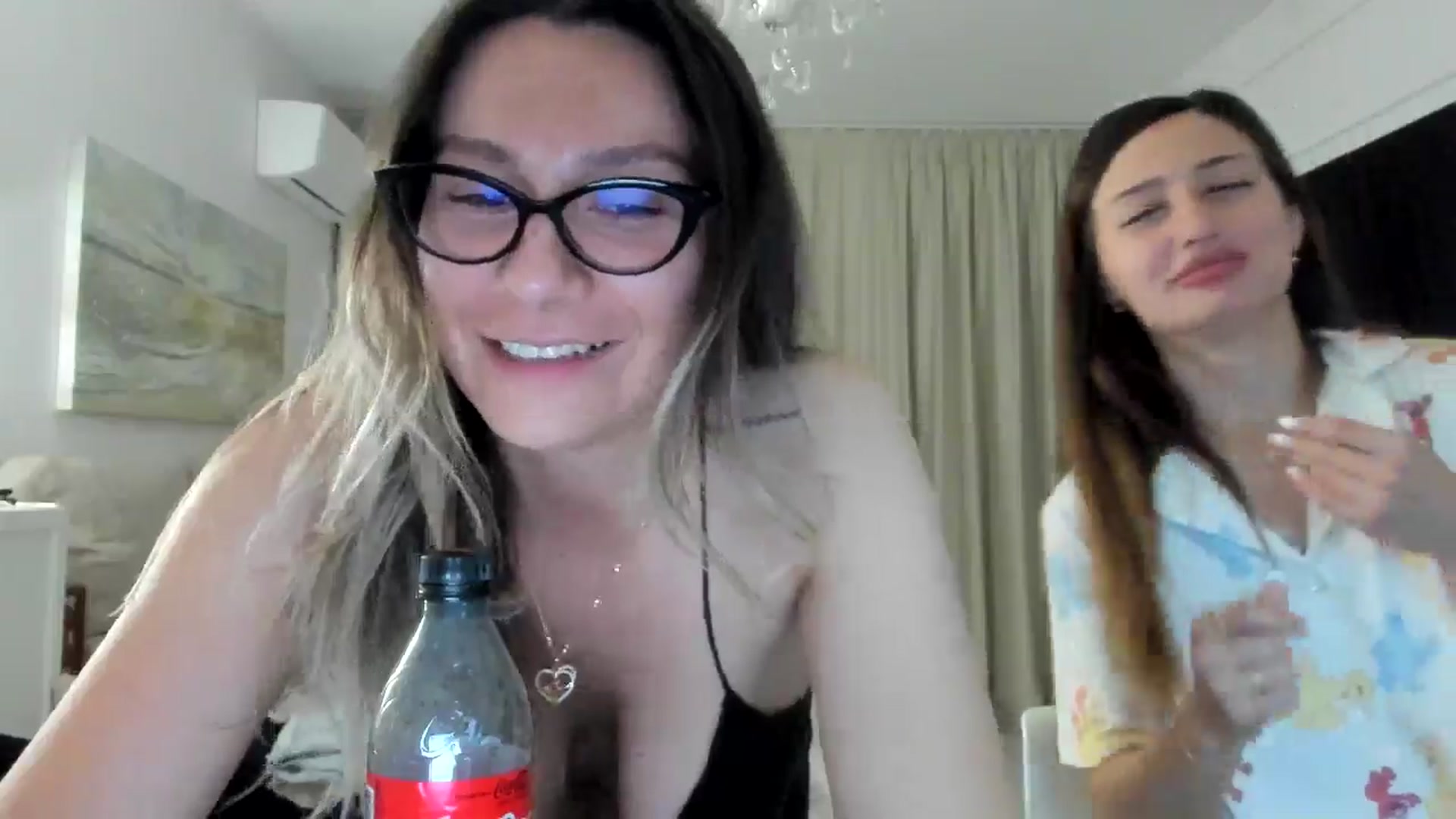Gallery image thumbnail from ItsEvie's myfreecams stream on, 05/08/2025, 22:19 image 4 of 20