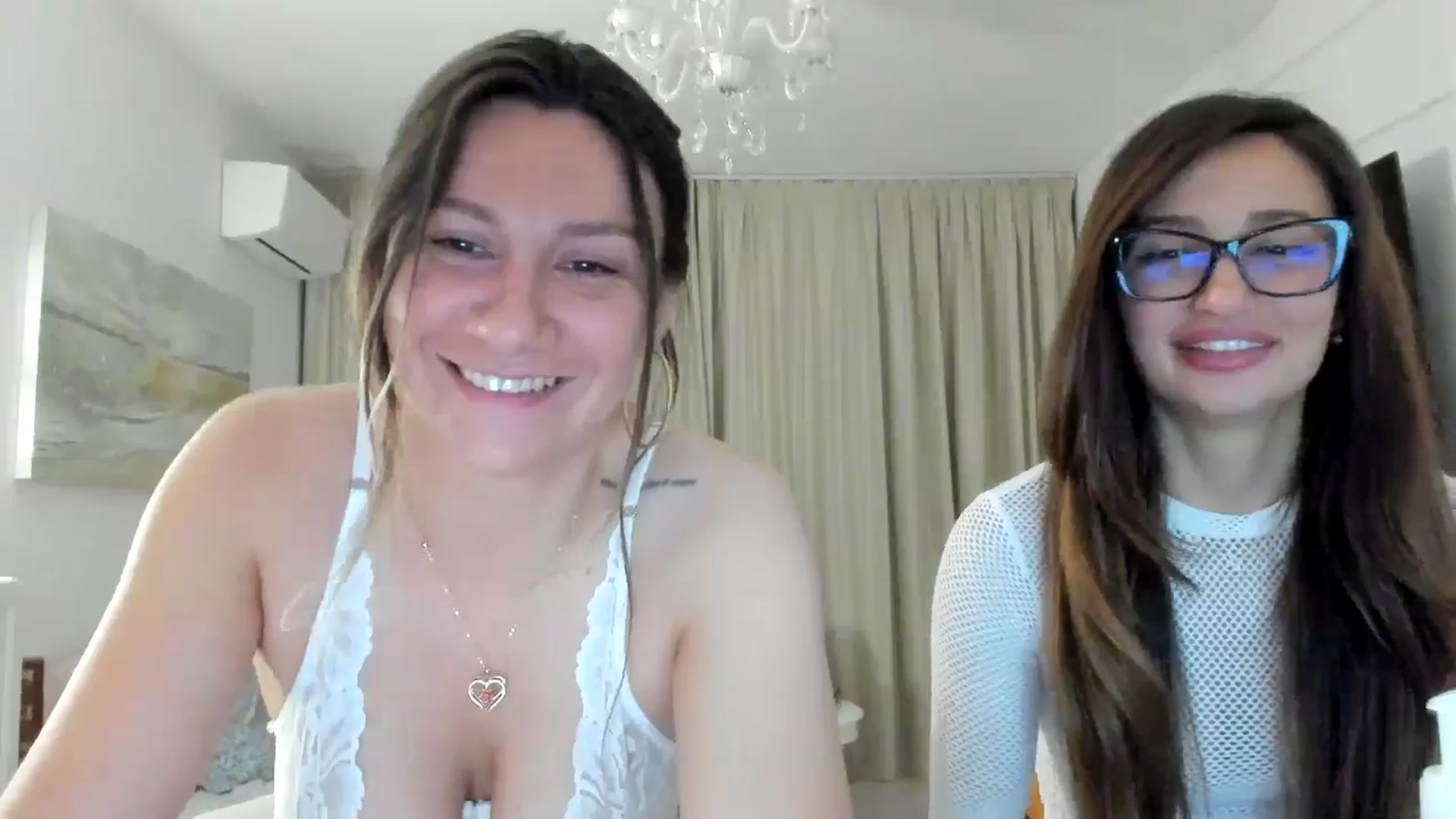 Gallery image thumbnail from ItsEvie's myfreecams stream on, 05/11/2025, 24:22 image 15 of 20