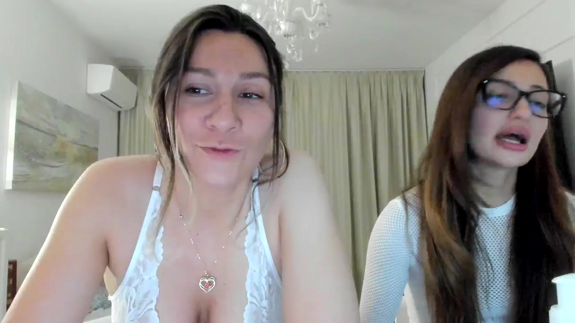 Gallery image thumbnail from ItsEvie's myfreecams stream on, 05/11/2025, 24:22 image 13 of 20