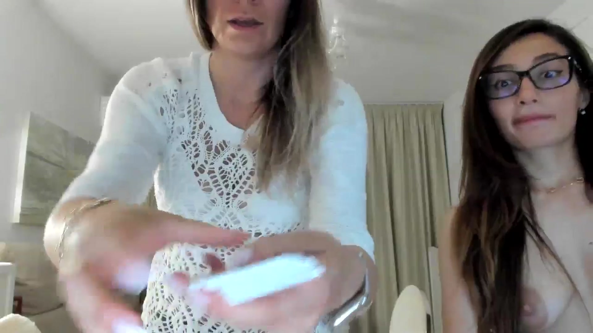 Gallery image thumbnail from ItsEvie's myfreecams stream on, 05/11/2025, 20:28 image 19 of 20