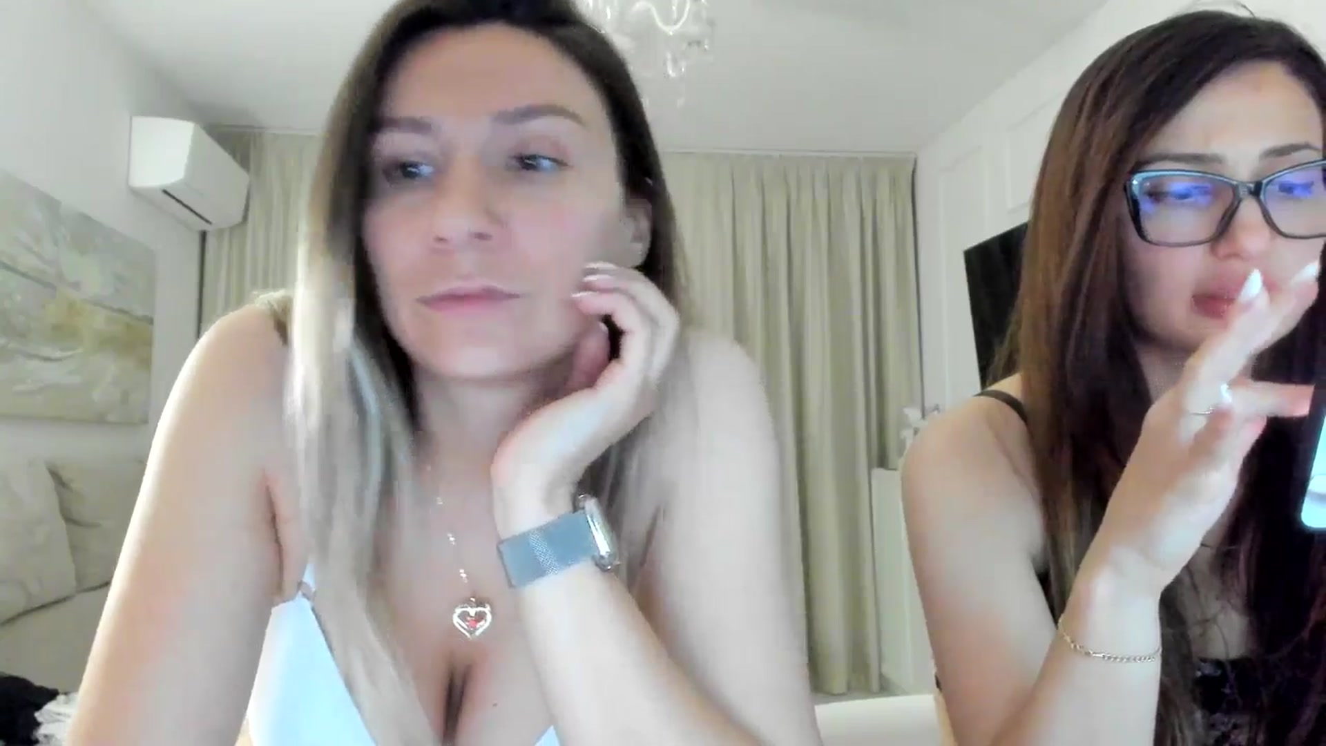Gallery image thumbnail from ItsEvie's myfreecams stream on, 05/11/2025, 21:48 image 11 of 20
