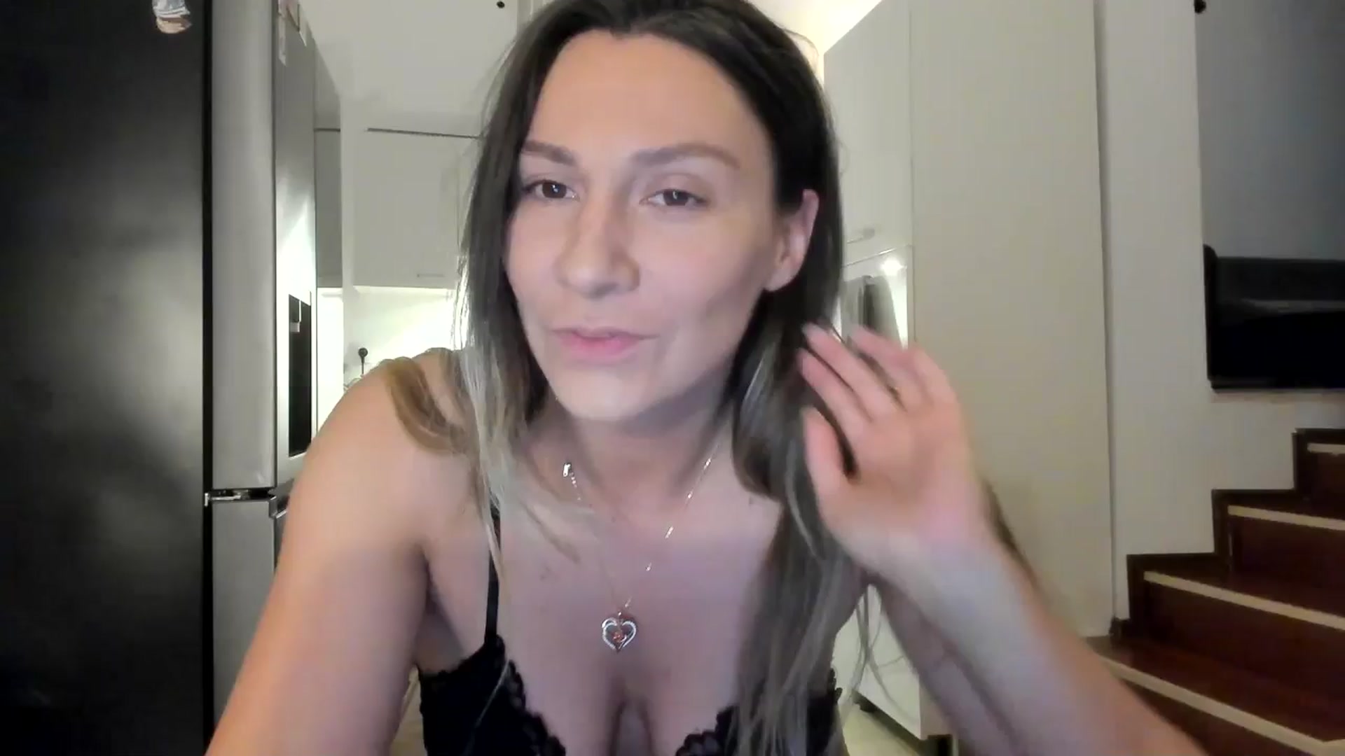 Gallery image thumbnail from ItsEvie's myfreecams stream on, 05/13/2025, 24:58 image 1 of 20