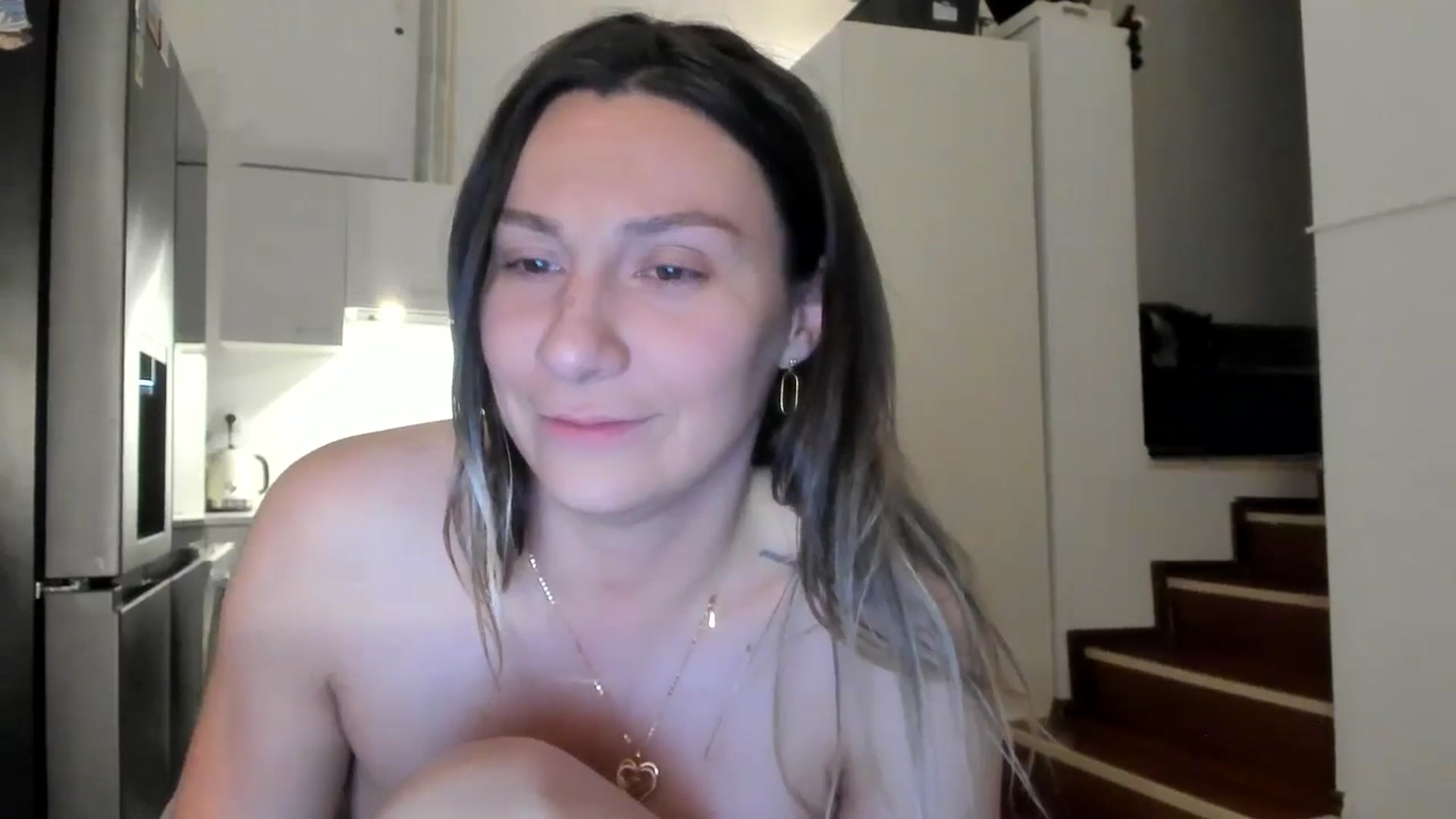 Gallery image thumbnail from ItsEvie's myfreecams stream on, 05/13/2025, 02:09 image 15 of 20