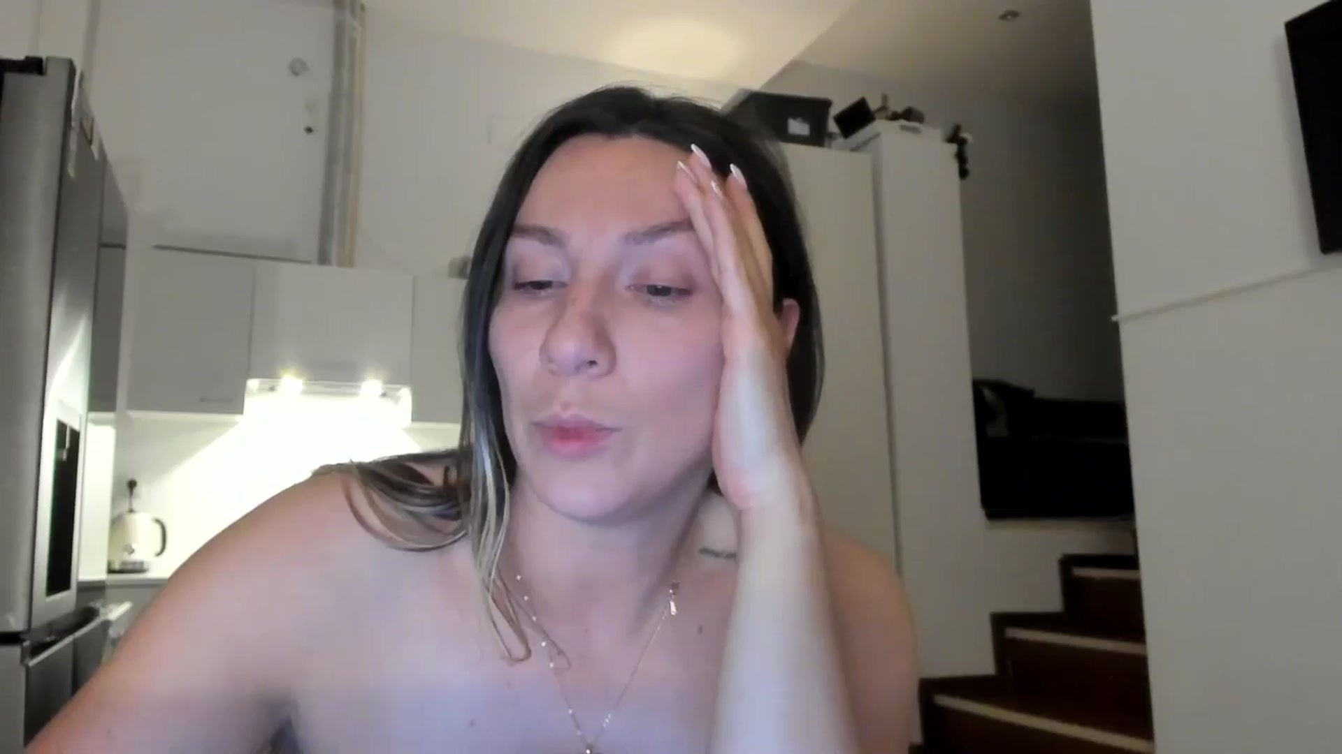 Gallery image thumbnail from ItsEvie's myfreecams stream on, 05/13/2025, 02:09 image 10 of 20
