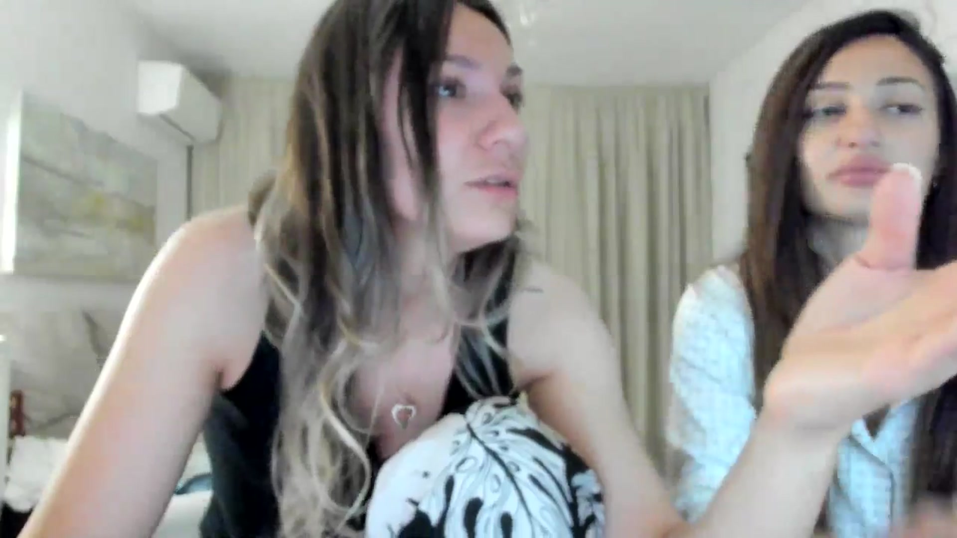 Gallery image thumbnail from ItsEvie's myfreecams stream on, 05/16/2025, 24:51 image 13 of 20