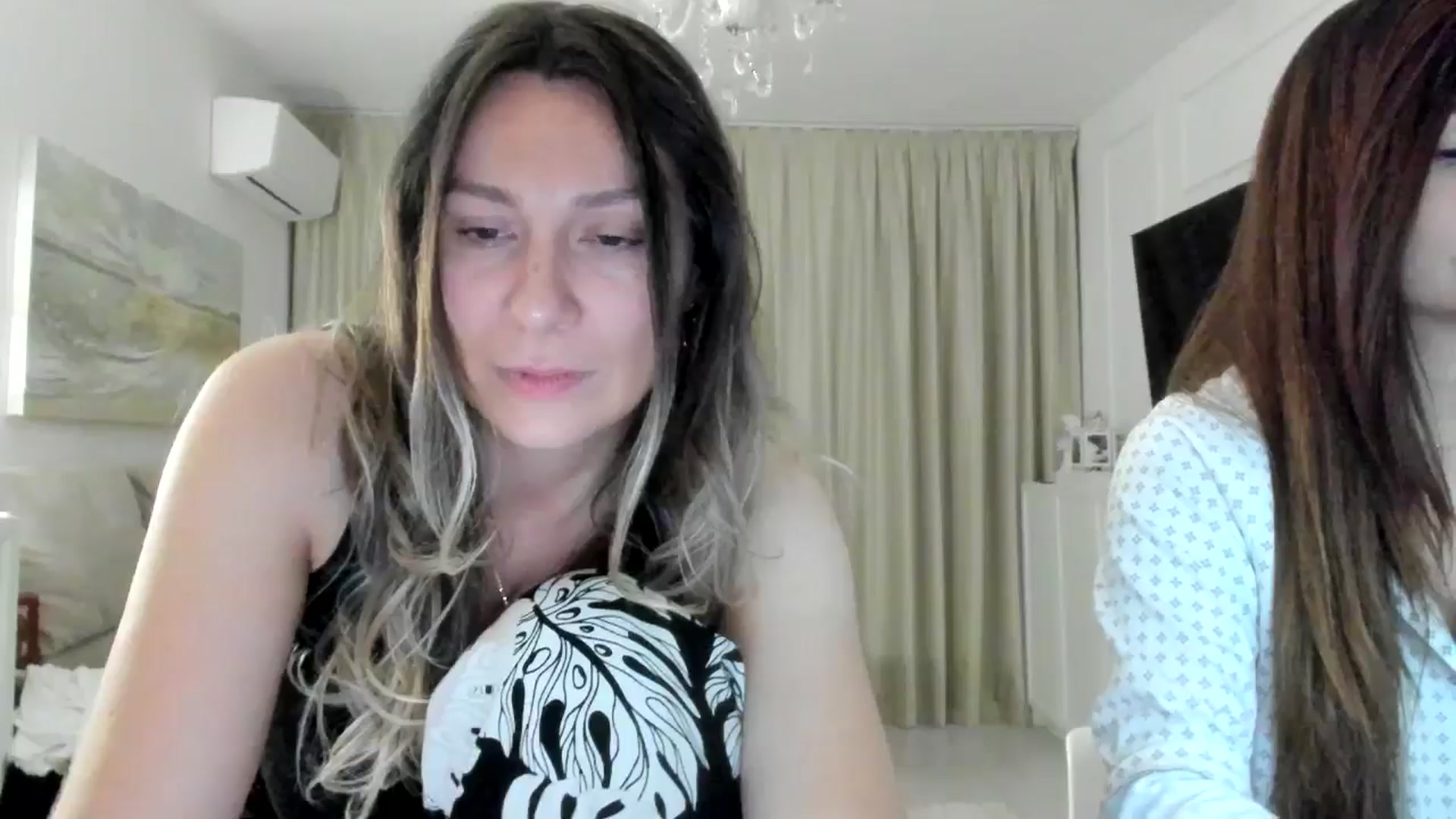 Gallery image thumbnail from ItsEvie's myfreecams stream on, 05/16/2025, 24:51 image 12 of 20