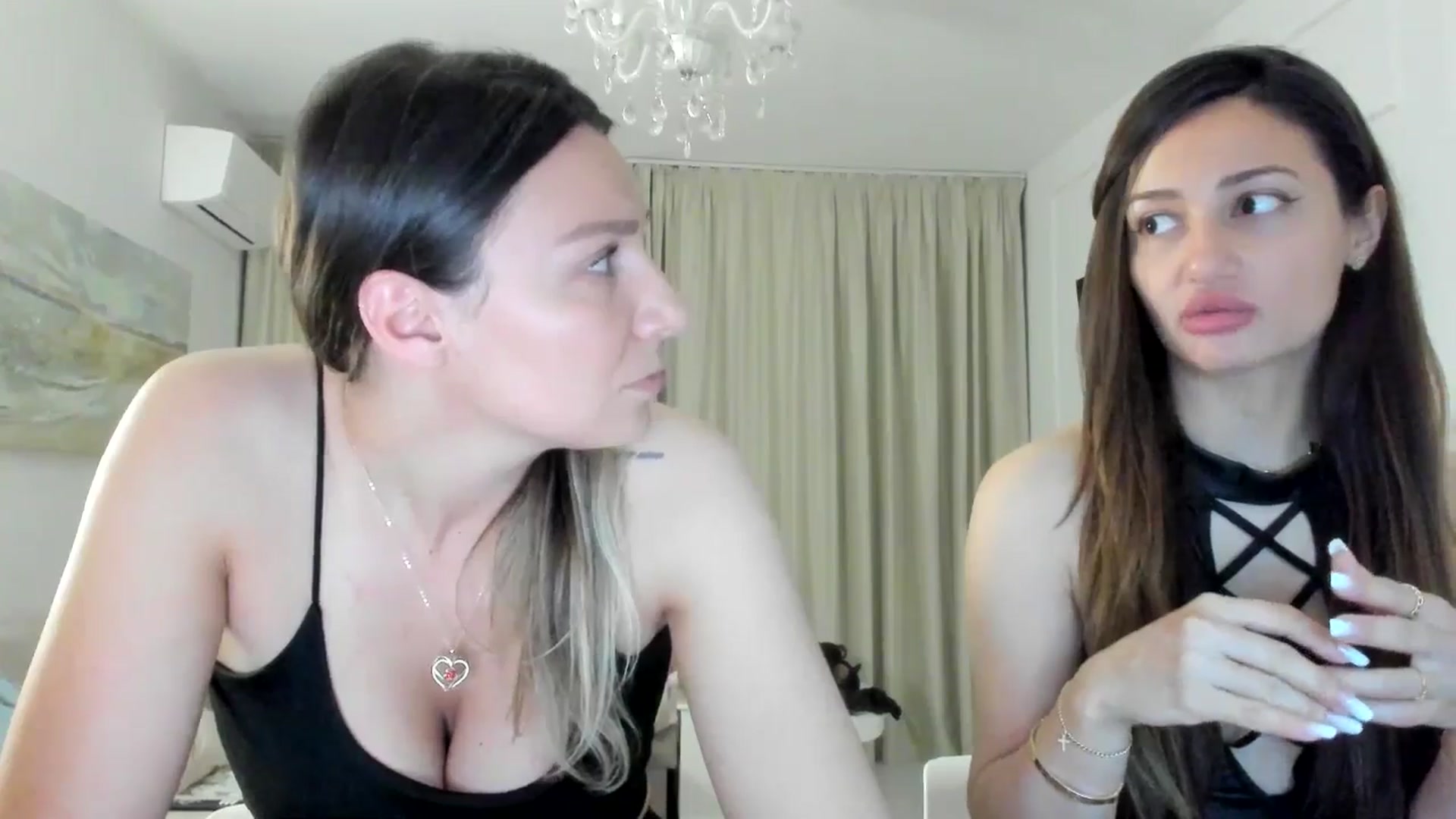 Gallery image thumbnail from ItsEvie's myfreecams stream on, 05/18/2025, 24:15 image 8 of 20