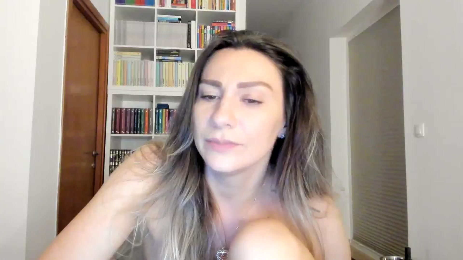 Gallery image thumbnail from ItsEvie's myfreecams stream on, 05/24/2025, 01:19 image 12 of 20