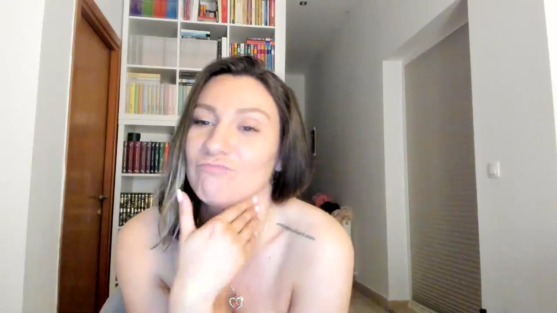 Gallery image thumbnail from ItsEvie's myfreecams stream on, 05/26/2025, 01:29 image 5 of 20