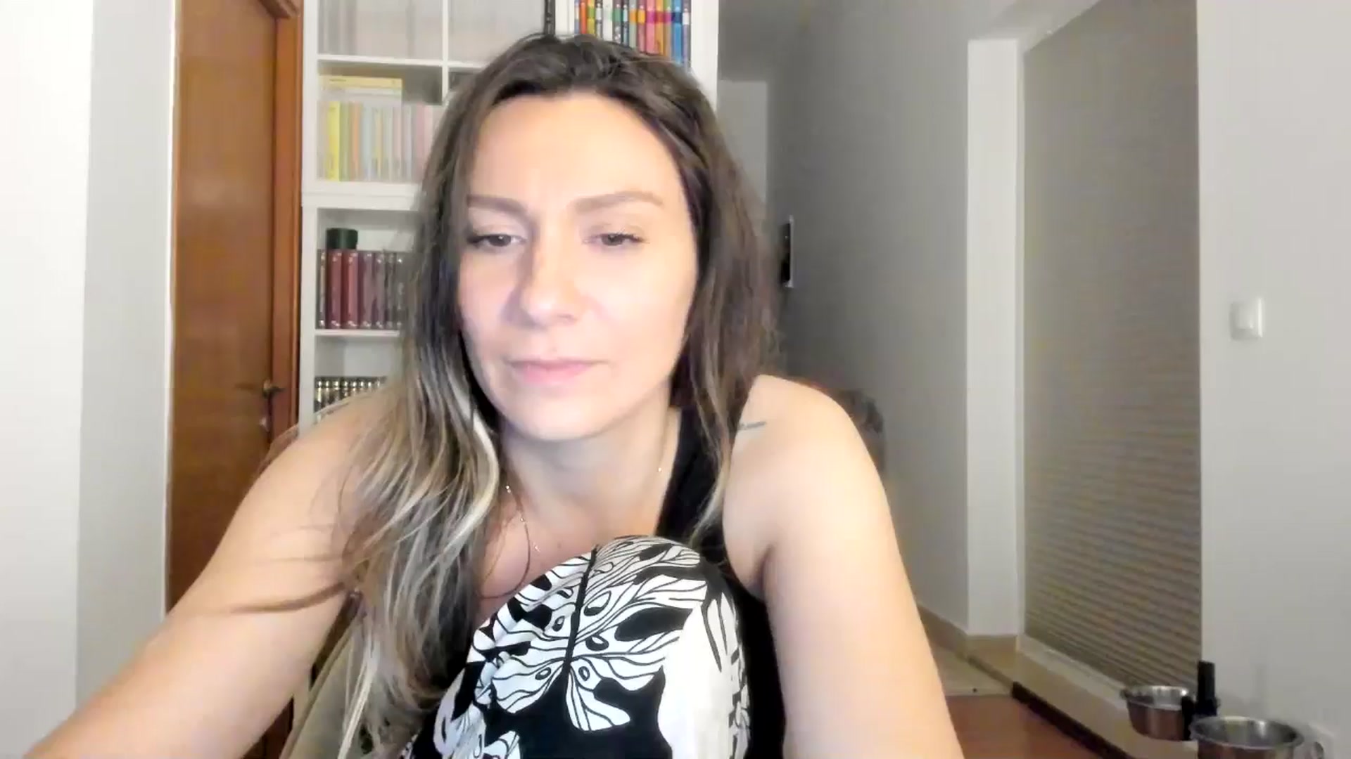 Gallery image thumbnail from ItsEvie's myfreecams stream on, 05/26/2025, 01:29 image 16 of 20