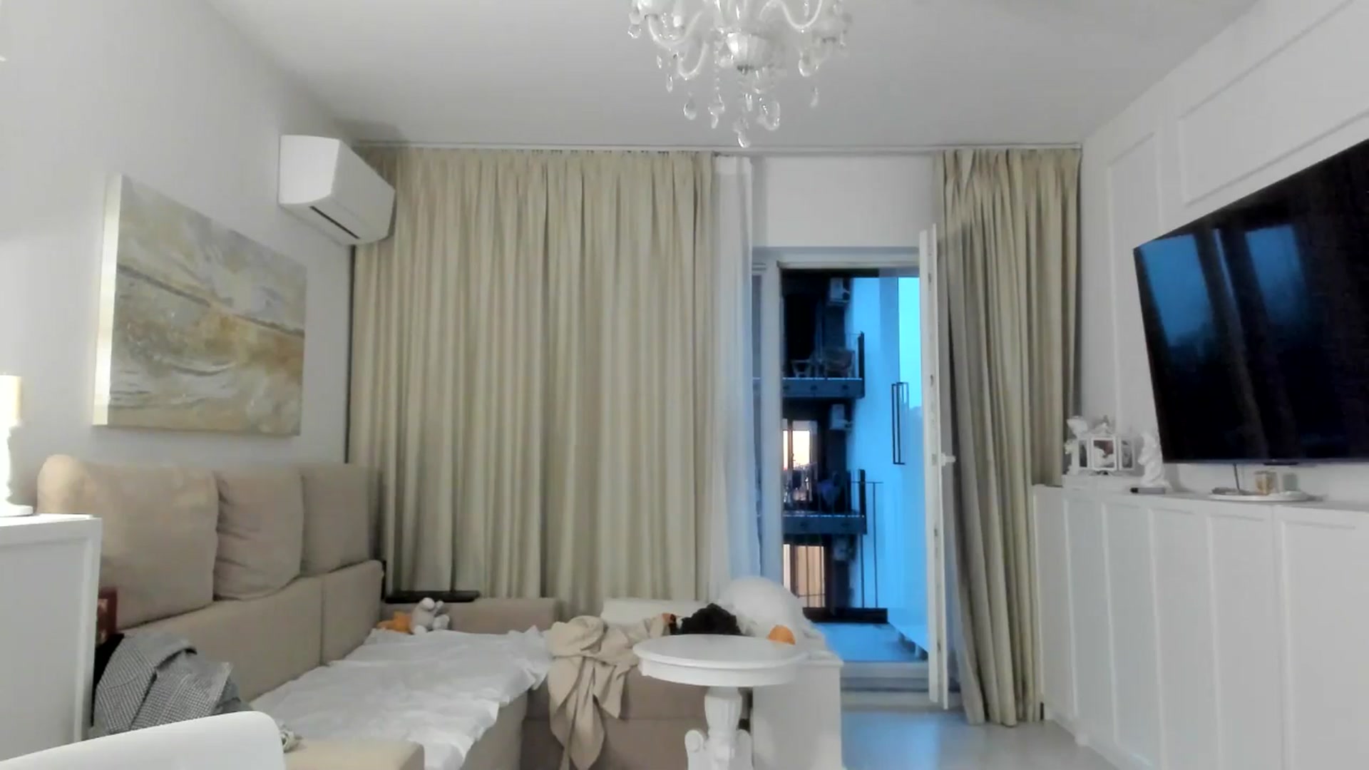 Gallery image thumbnail from ItsEvie's myfreecams stream on, 05/26/2025, 19:09 image 4 of 20