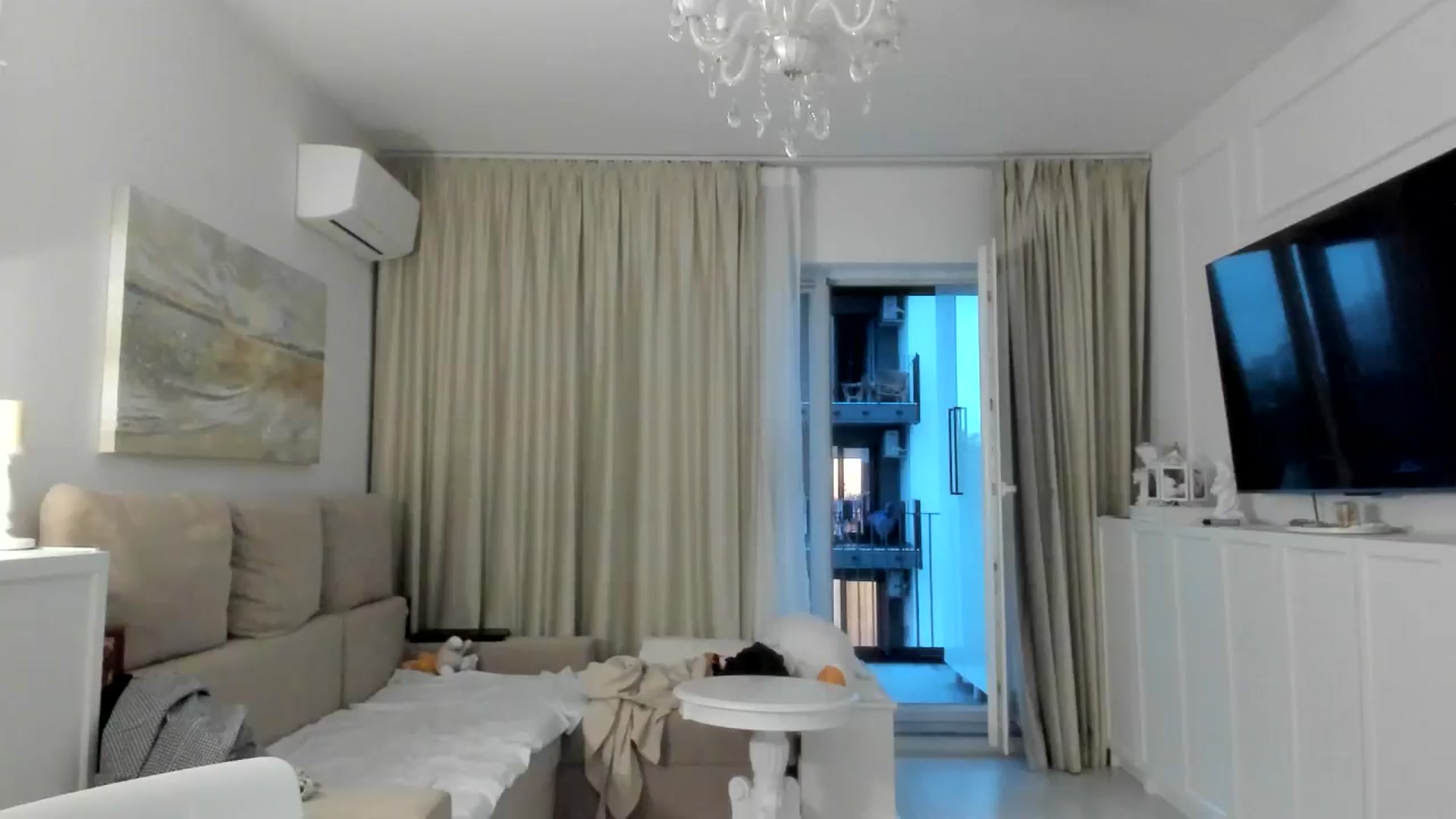 Gallery image thumbnail from ItsEvie's myfreecams stream on, 05/26/2025, 19:09 image 2 of 20