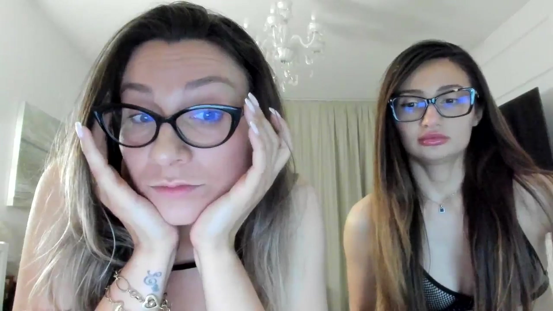 Gallery image thumbnail from ItsEvie's myfreecams stream on, 05/27/2025, 23:27 image 10 of 20