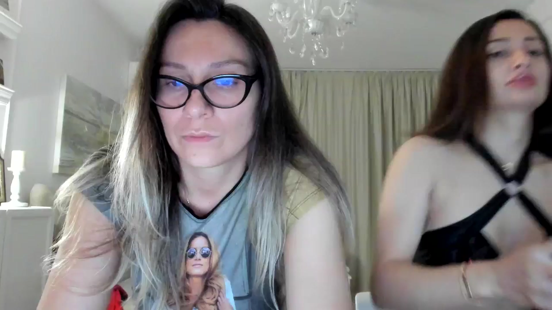 Gallery image thumbnail from ItsEvie's myfreecams stream on, 05/30/2025, 24:11 image 1 of 20