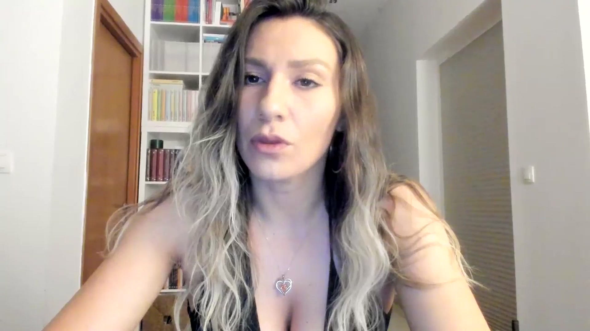 Gallery image thumbnail from ItsEvie's myfreecams stream on, 06/11/2025, 22:51 image 11 of 20