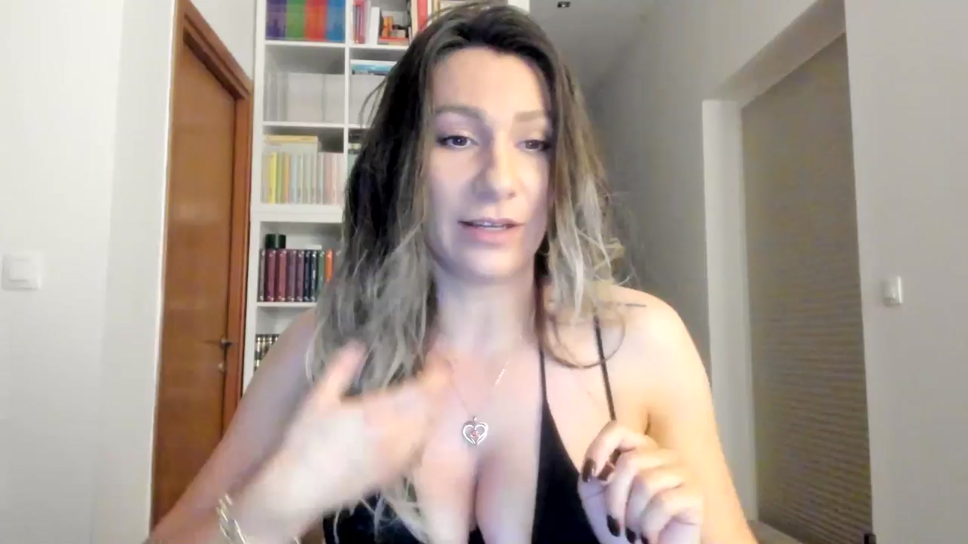 Gallery image thumbnail from ItsEvie's myfreecams stream on, 06/11/2025, 22:51 image 1 of 20